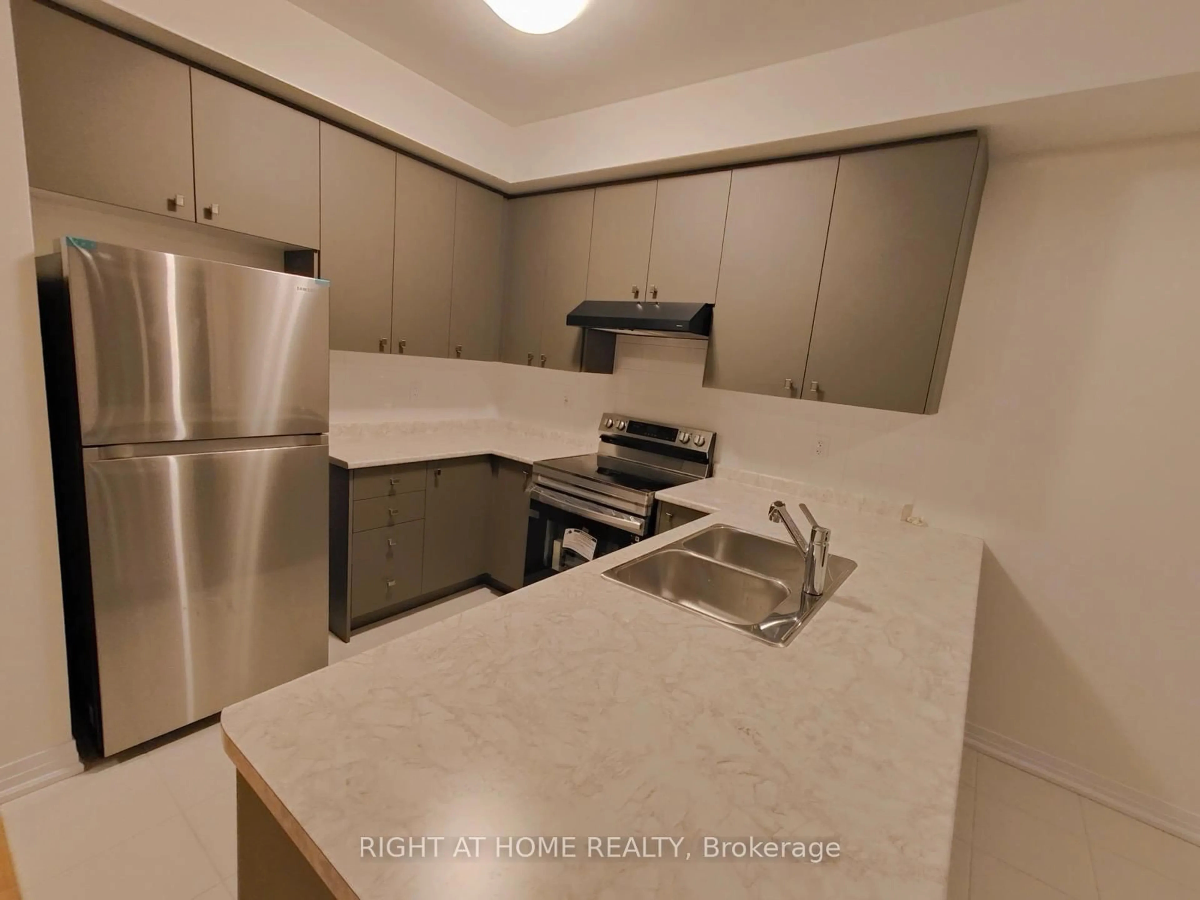 Standard kitchen, unknown for 115 Brighton Lane, Thorold Ontario L2V 0N7