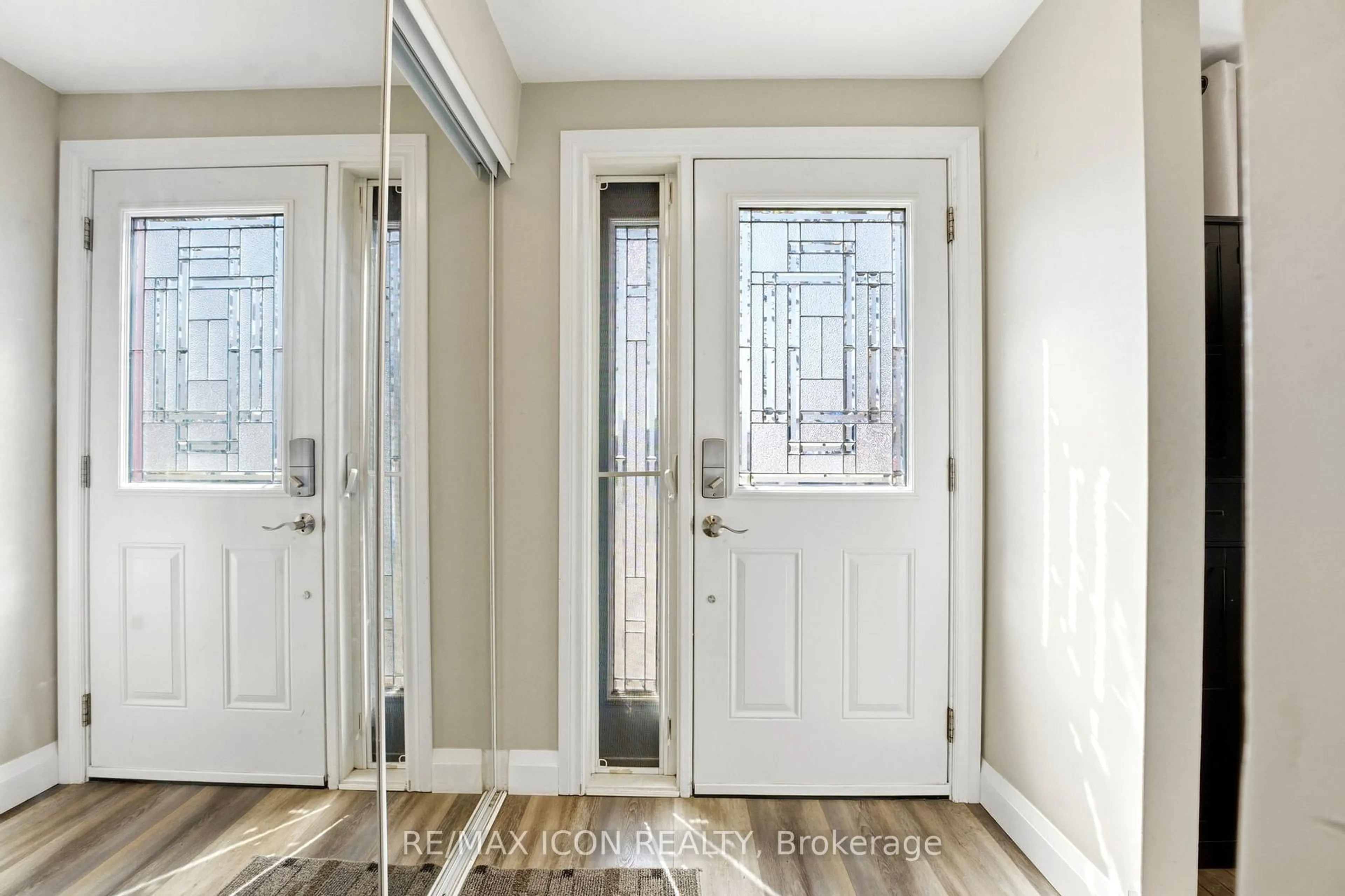 Indoor entryway for 304 Dinison Pl, Kitchener Ontario N2E 3A6