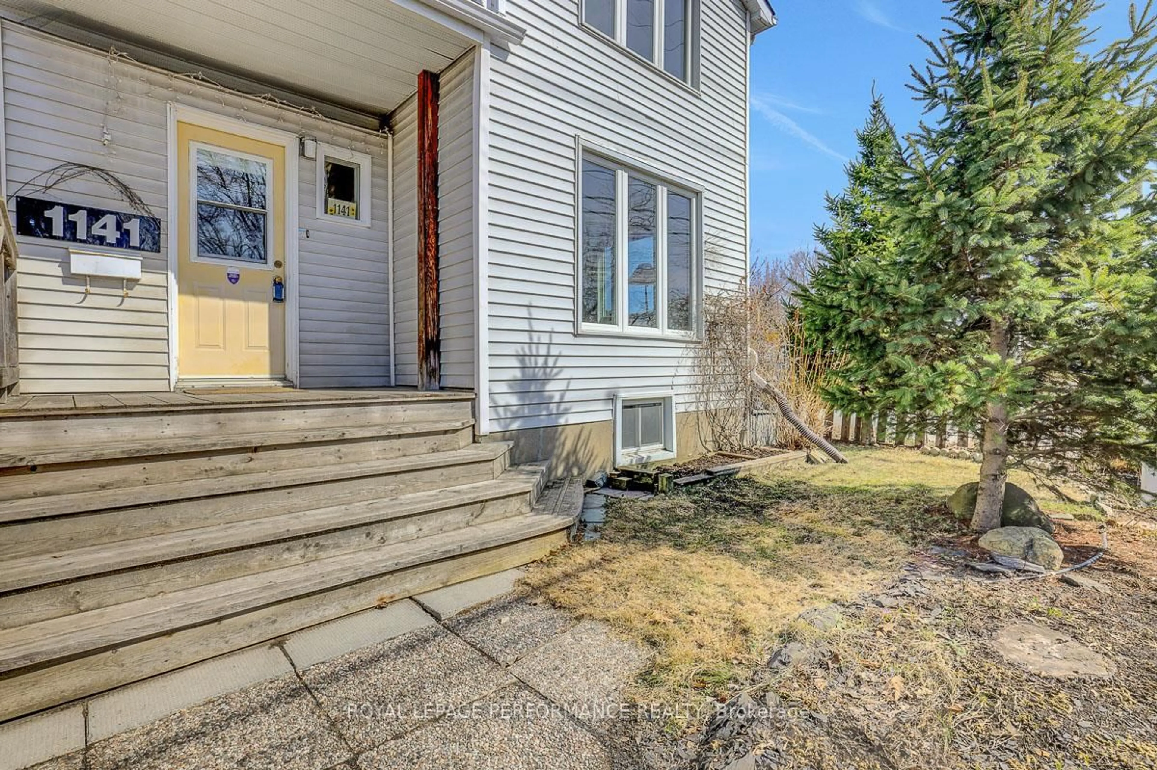 Unknown for 1141 North River Rd, Ottawa Ontario K1K 3W4