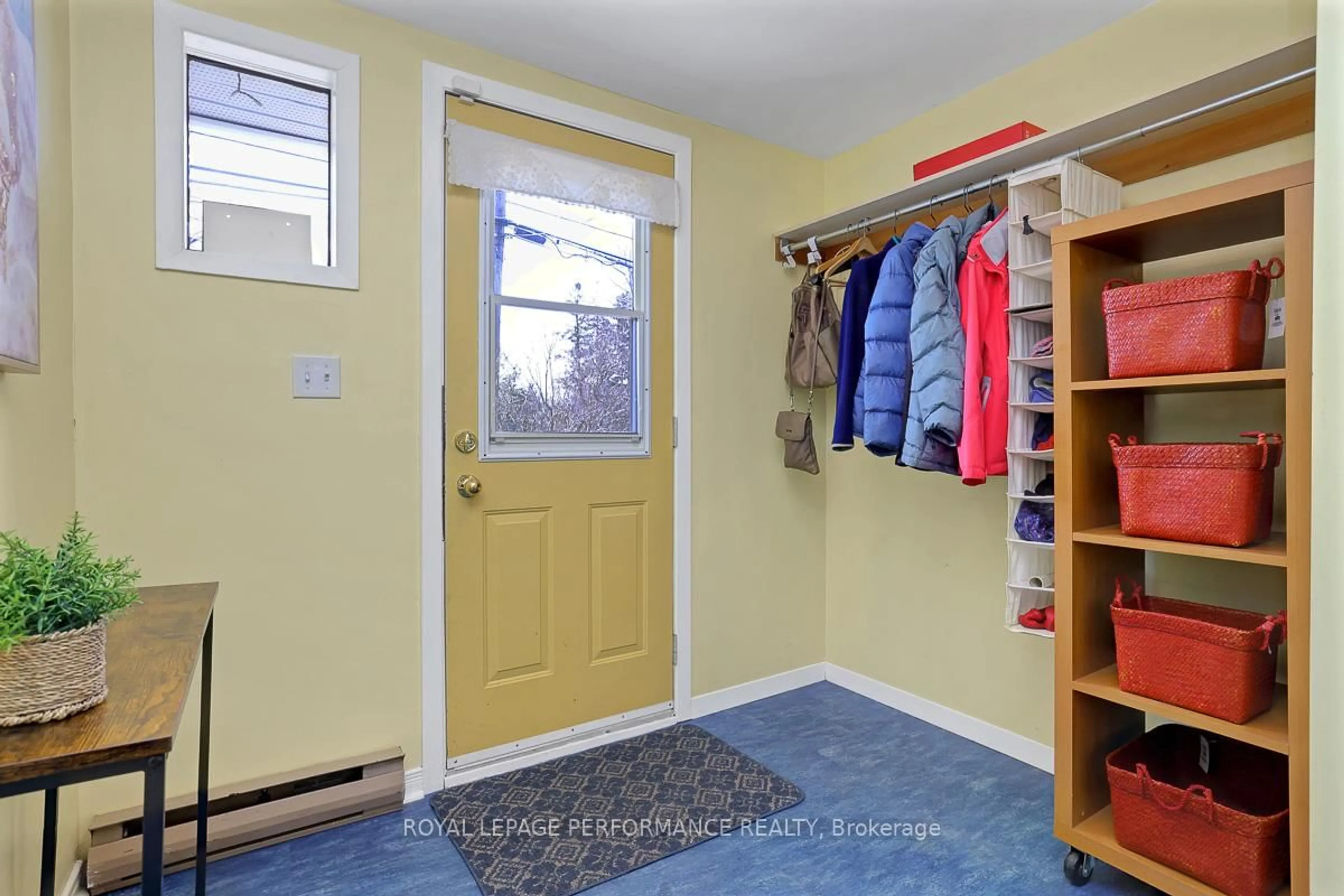 Indoor entryway for 1141 North River Rd, Ottawa Ontario K1K 3W4