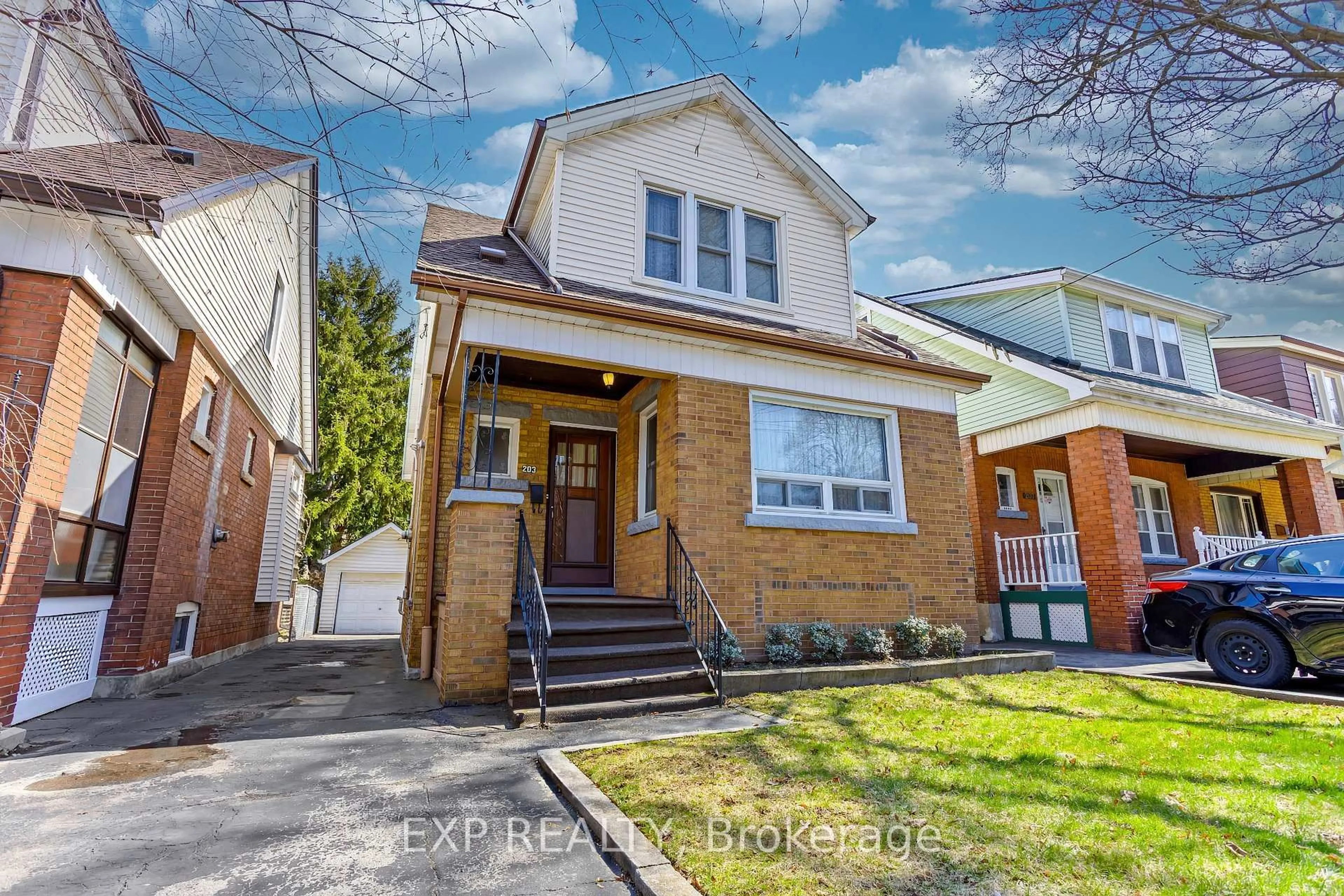 Home with brick exterior material, street for 203 Balmoral Ave, Hamilton Ontario L8M 3K5