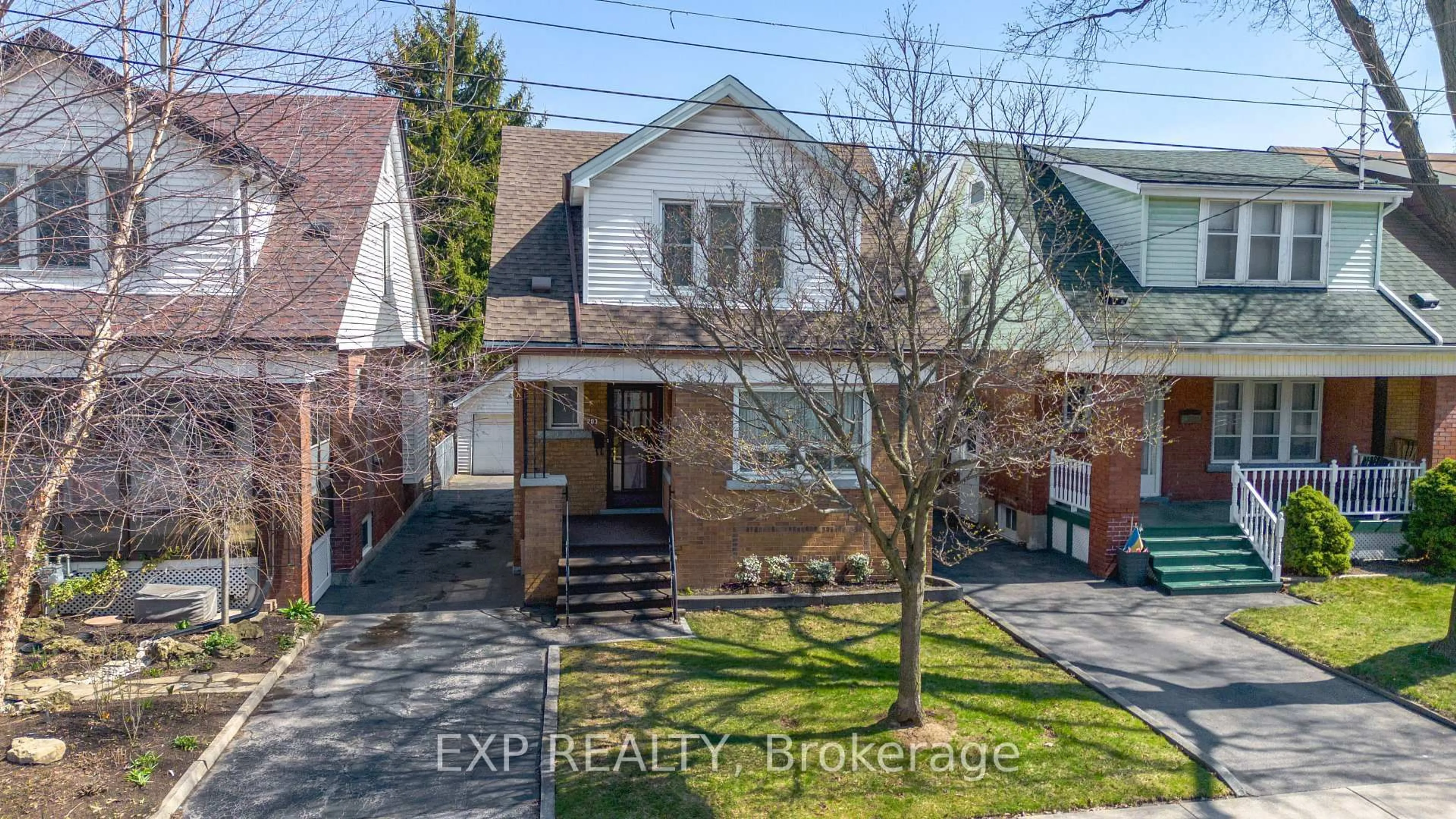 Home with brick exterior material, street for 203 Balmoral Ave, Hamilton Ontario L8M 3K5