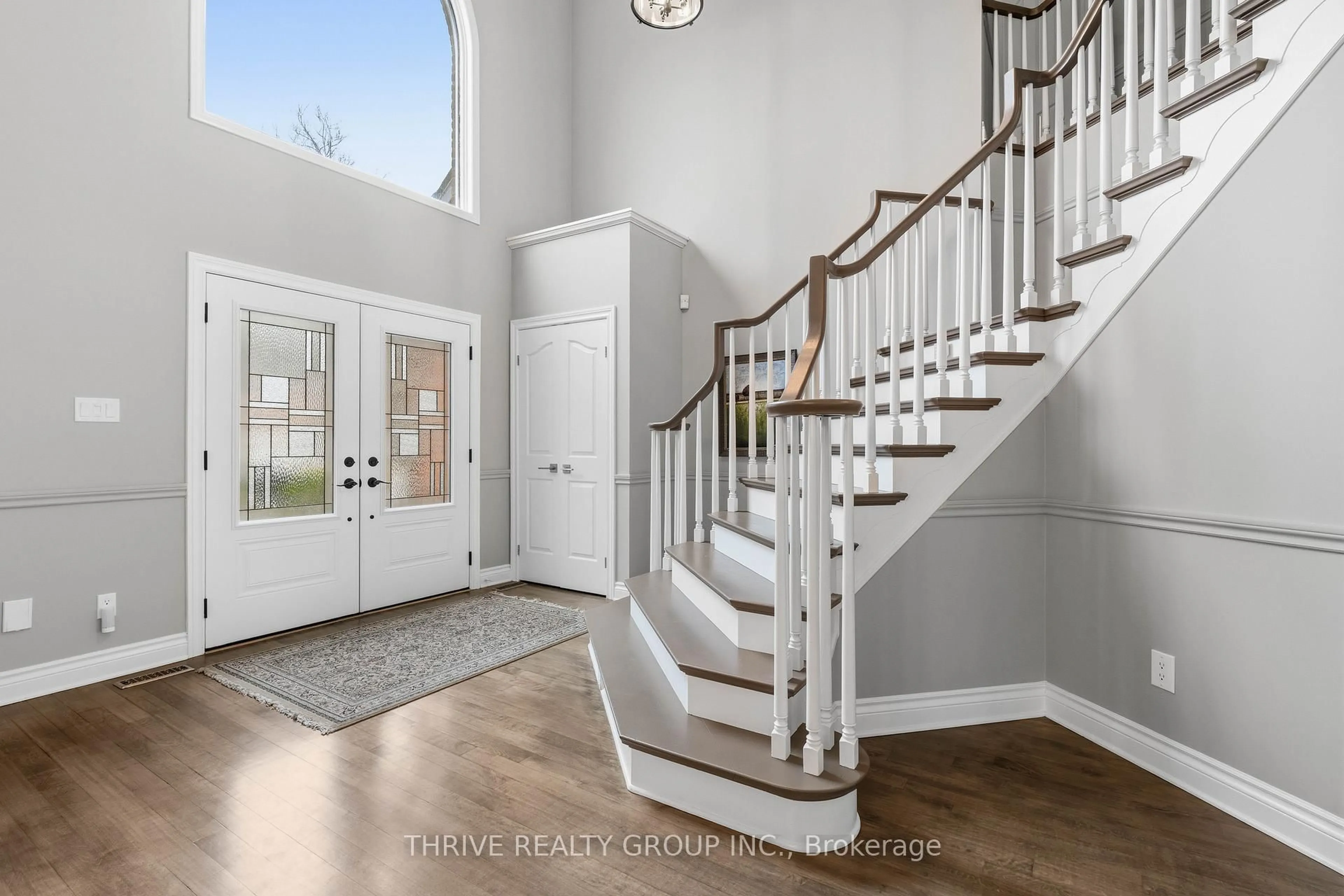 Indoor entryway for 96 Birchmount St, London South Ontario N6K 4K5