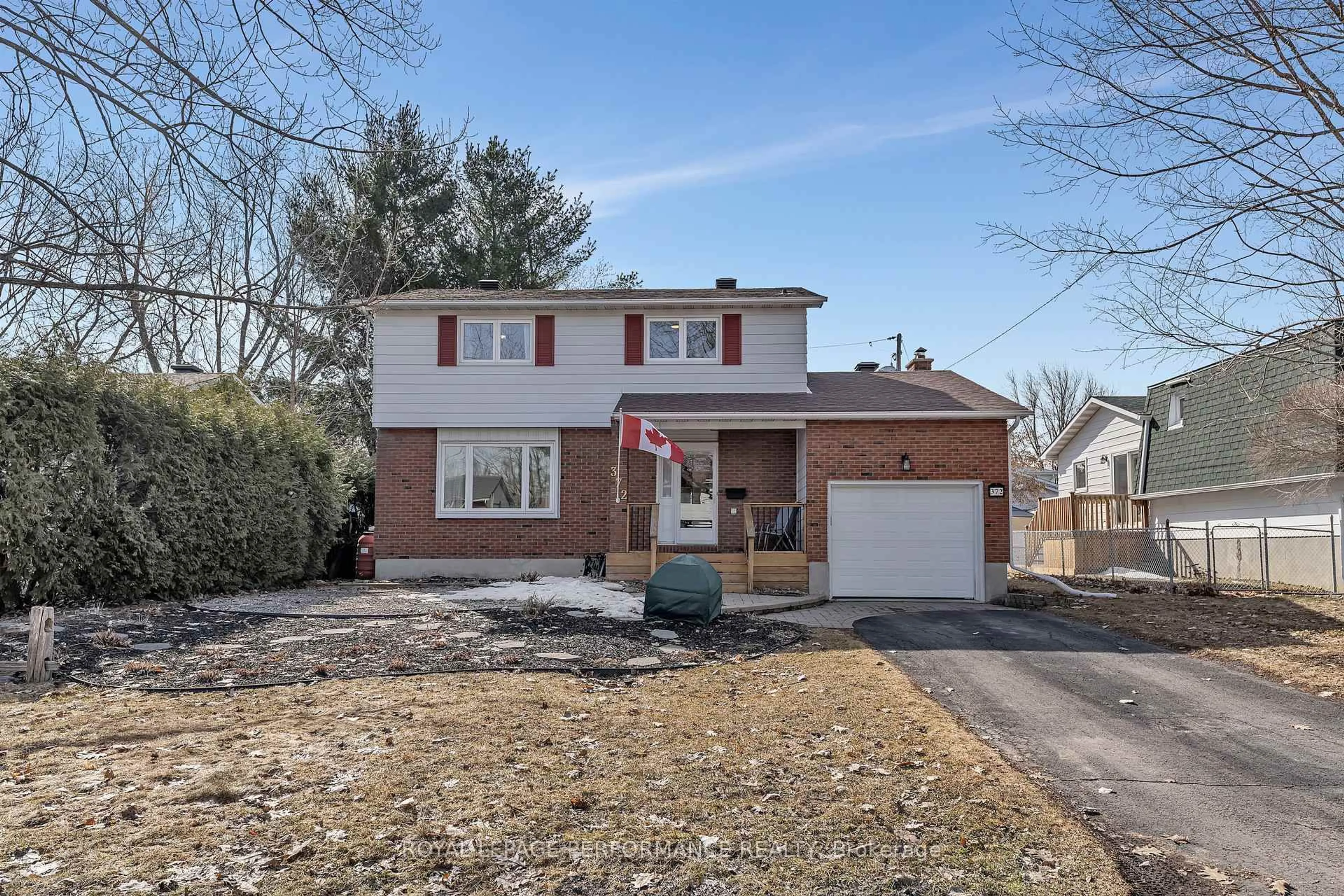 Home with brick exterior material, street for 372 Phoenix Cres, Ottawa Ontario K1E 1V7