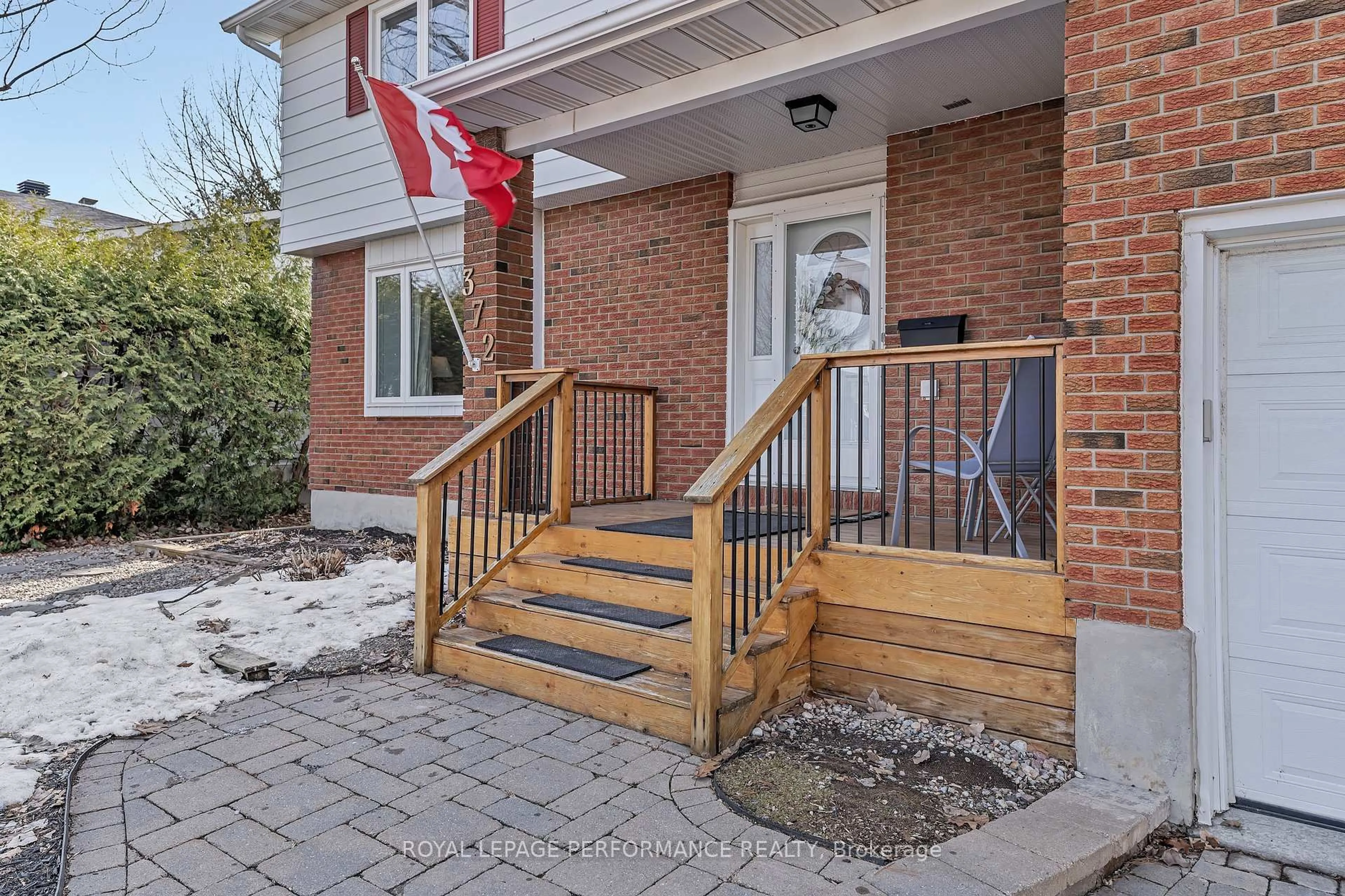 Unknown for 372 Phoenix Cres, Ottawa Ontario K1E 1V7