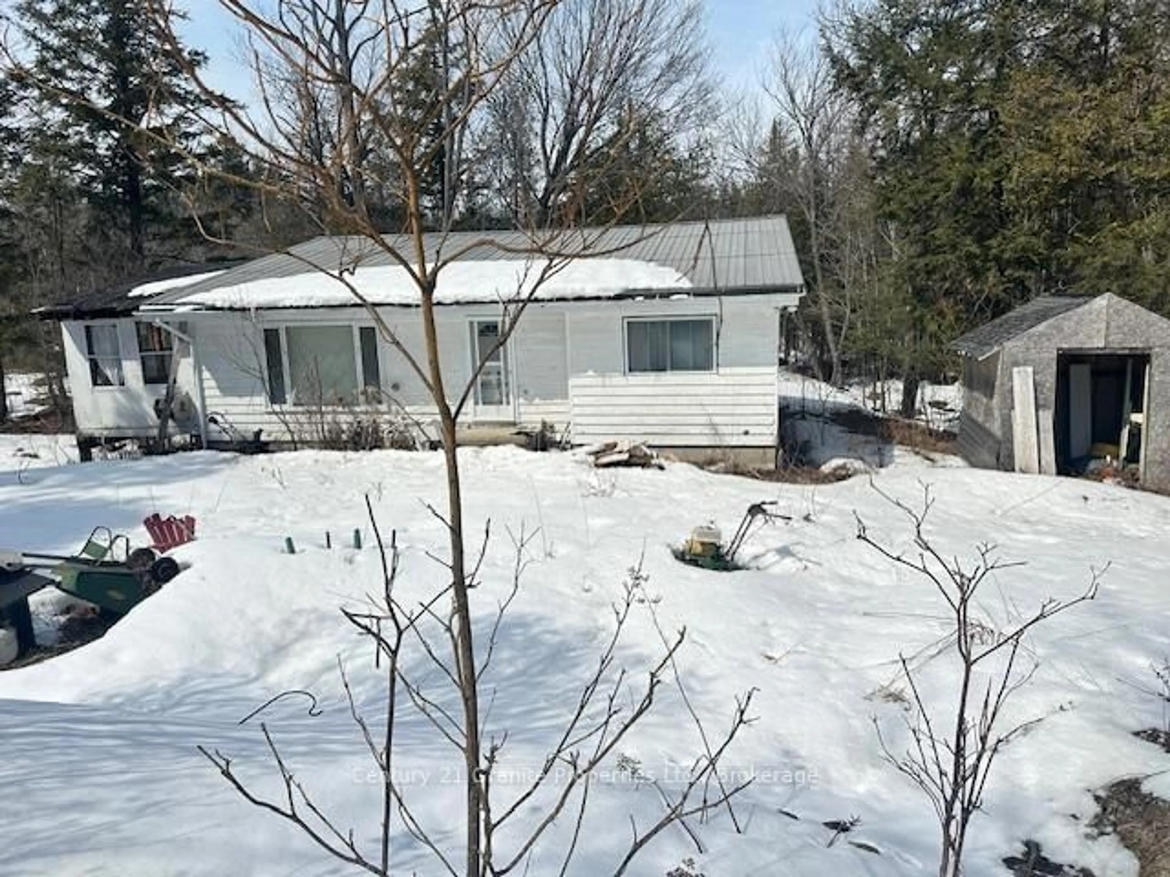 A pic from outside/outdoor area/front of a property/back of a property/a pic from drone, unknown for 30 Pineridge Dr, McDougall Ontario P2A 2W9