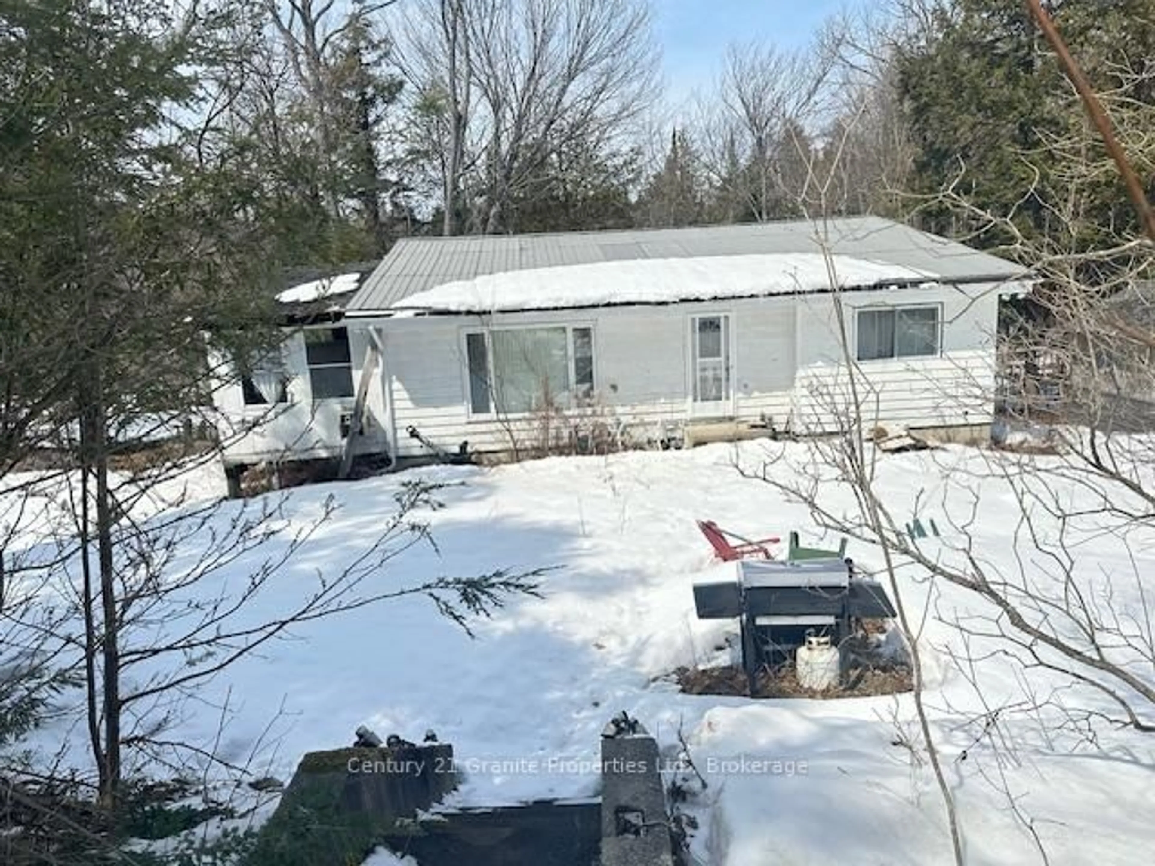 A pic from outside/outdoor area/front of a property/back of a property/a pic from drone, unknown for 30 Pineridge Dr, McDougall Ontario P2A 2W9