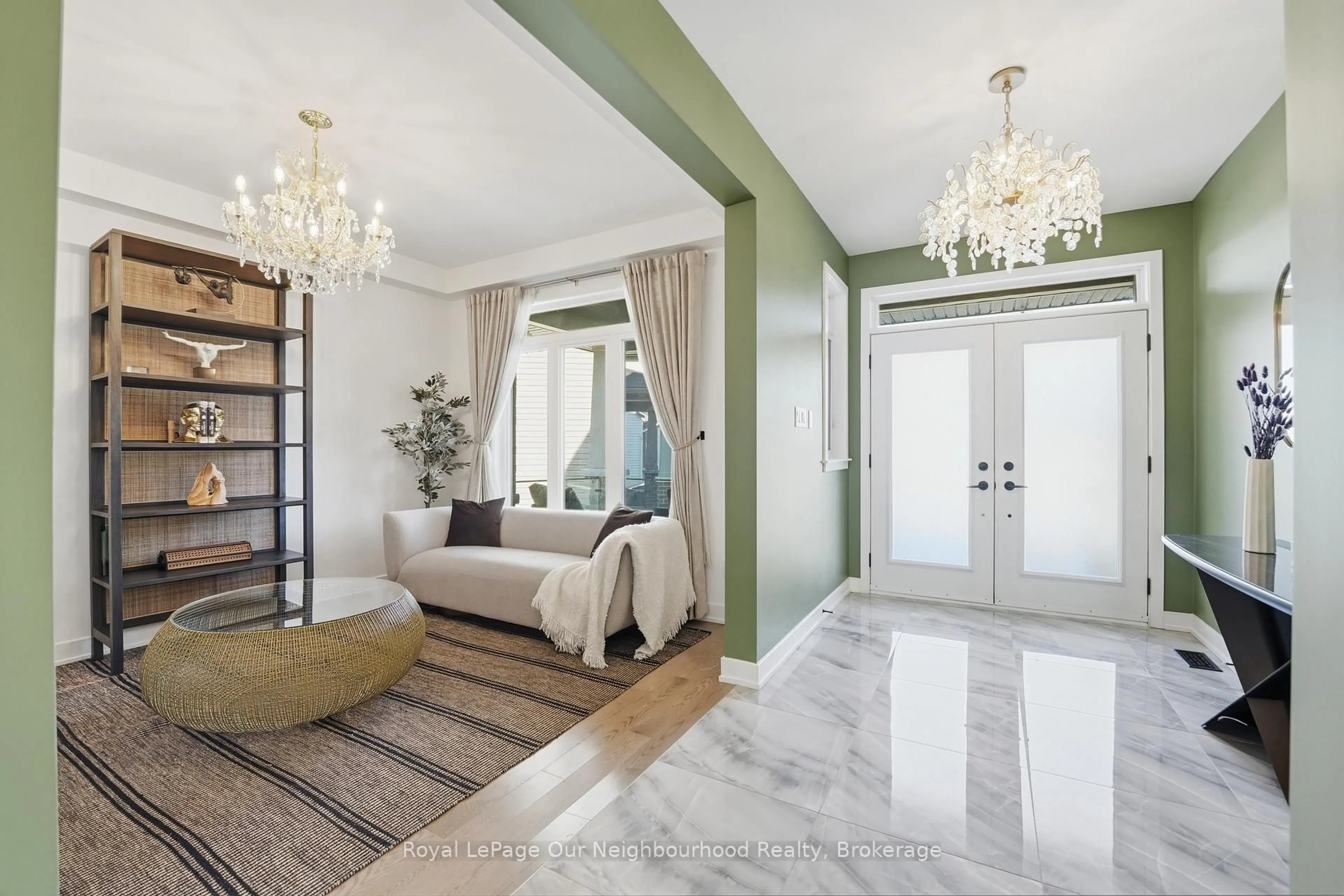 Indoor entryway for 921 Beckton Hts, Ottawa Ontario K2S 2X5