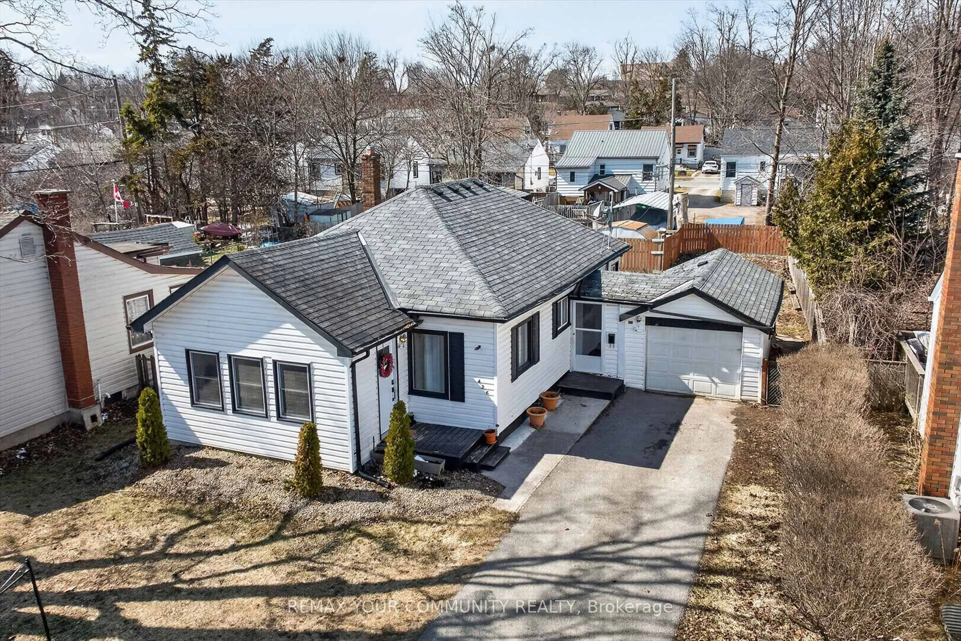 A pic from outside/outdoor area/front of a property/back of a property/a pic from drone, street for 426 Wolsely St, Peterborough Ontario K9H 5A5