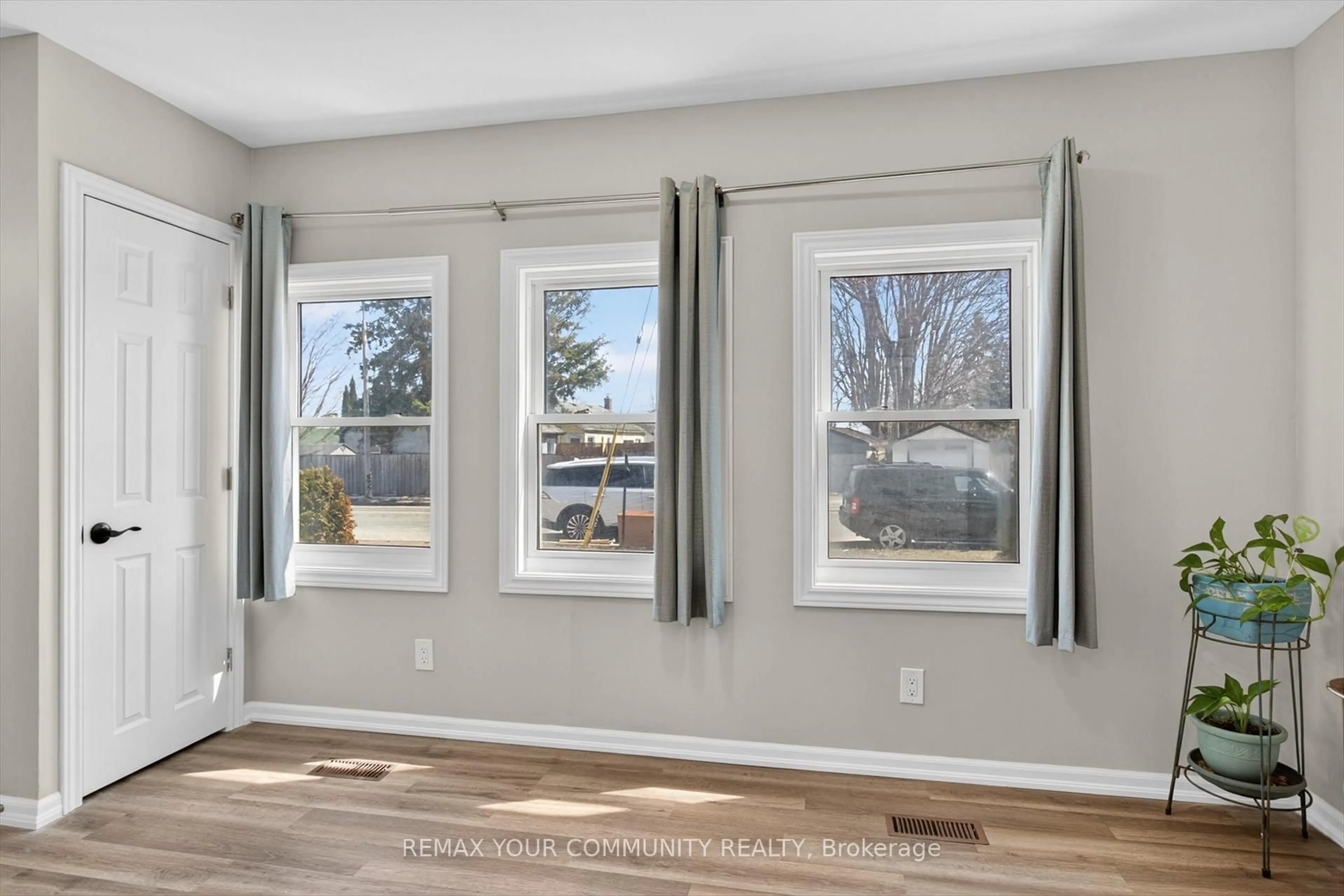 A pic of a room for 426 Wolsely St, Peterborough Ontario K9H 5A5