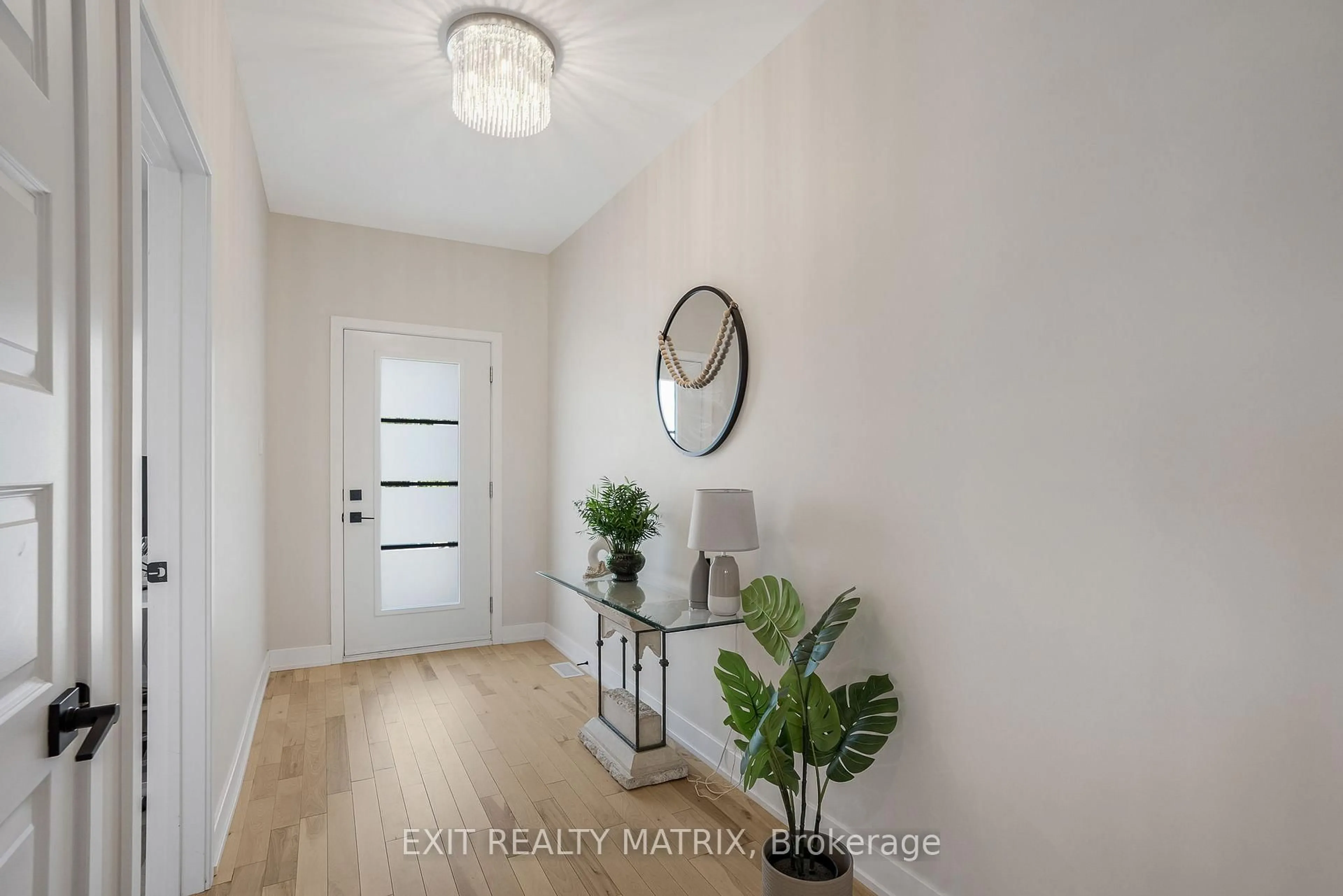 Indoor entryway for 9 SARAH St, Casselman Ontario K0A 1M0