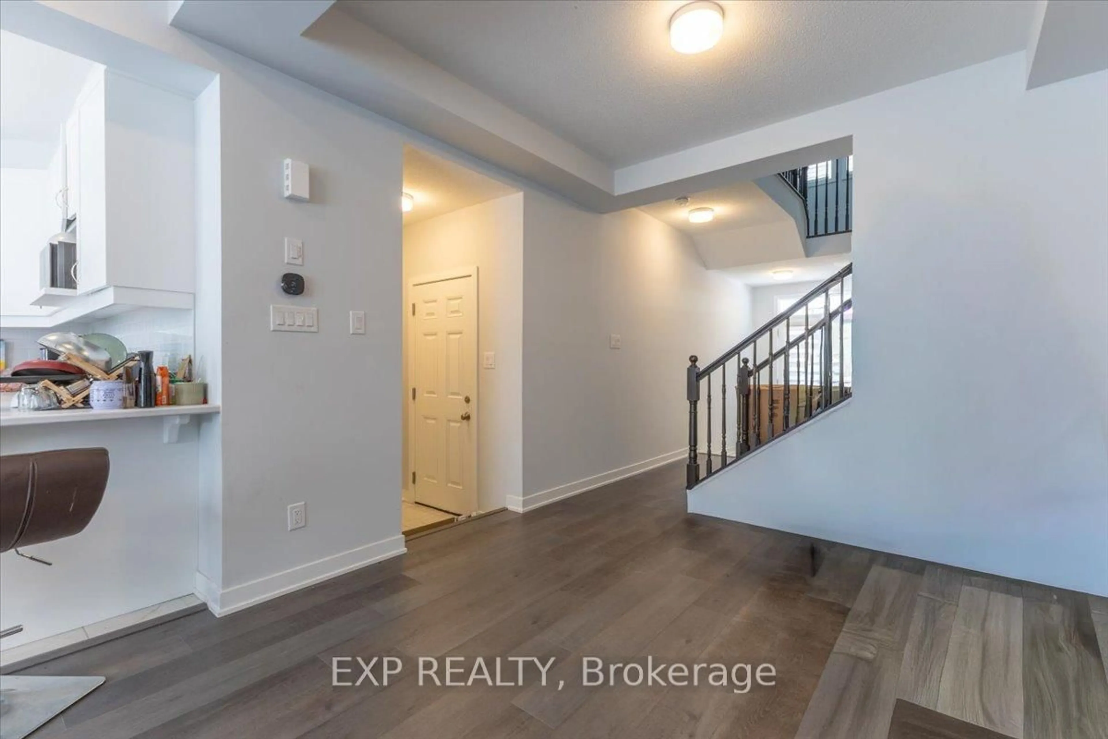 Indoor entryway for 297 Billrian Cres, Stittsville Ontario K2S 3A6