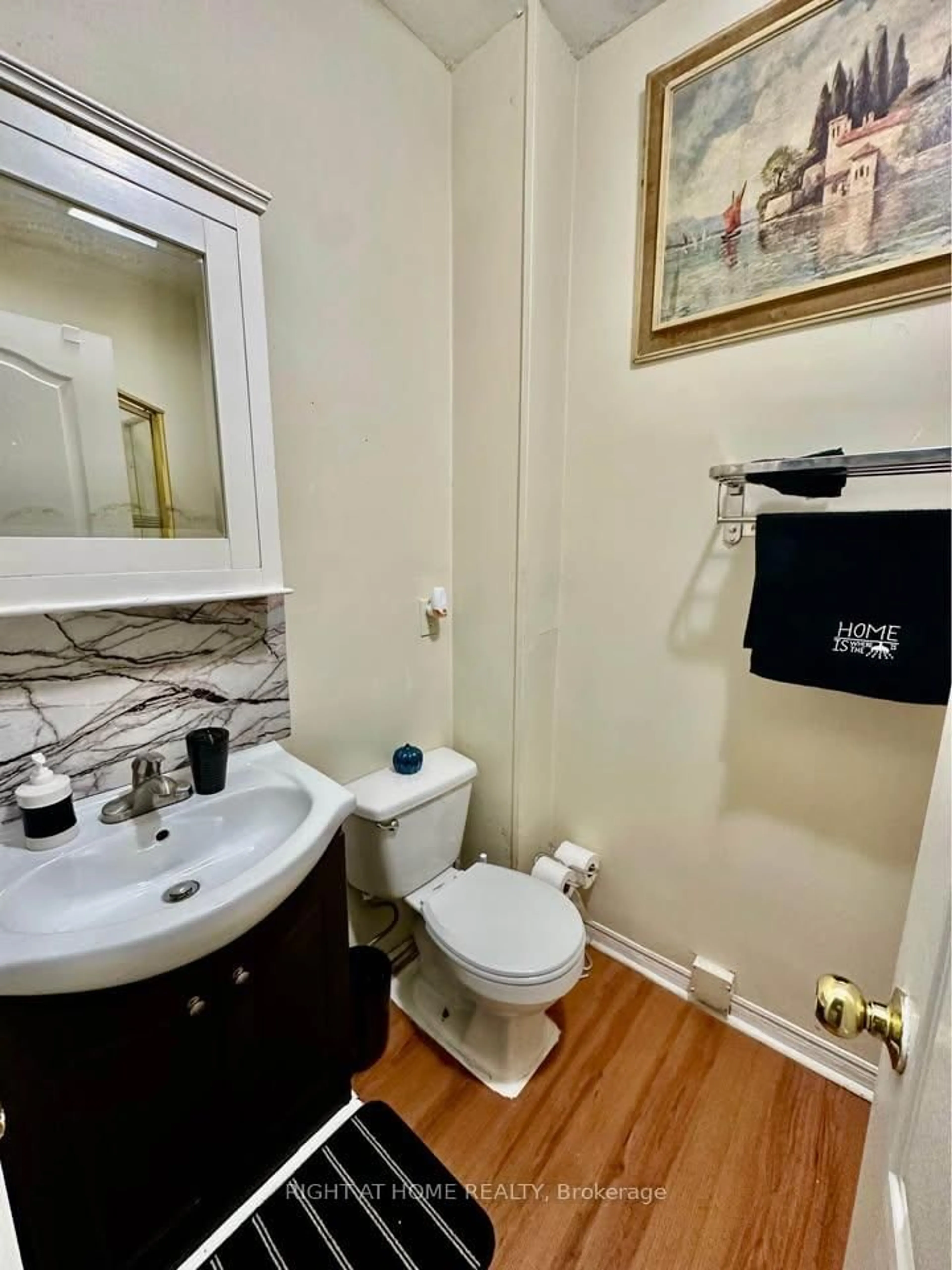Standard bathroom, unknown for 541 Aylmer St, Peterborough Ontario K9H 3W6