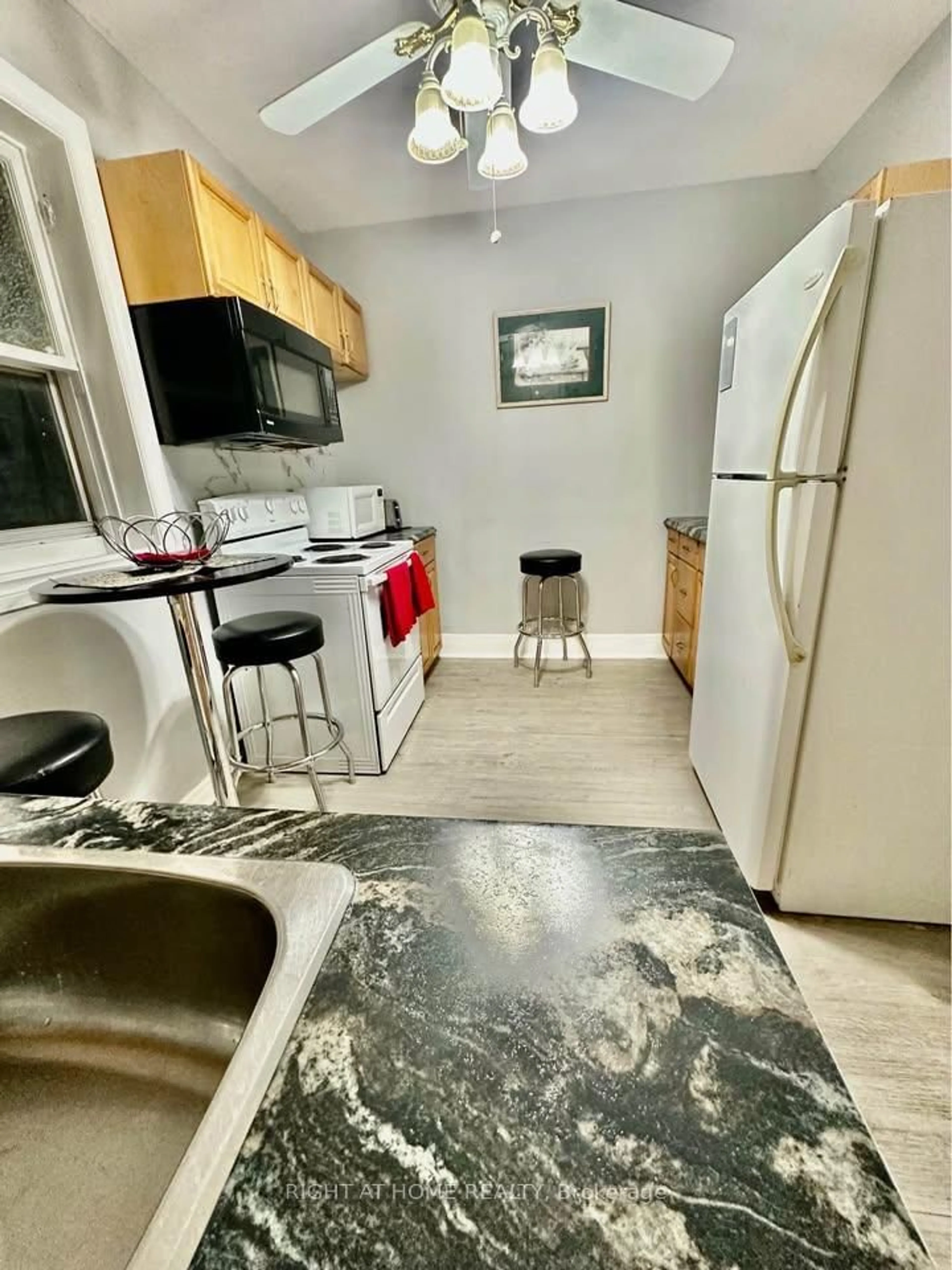 Standard kitchen, unknown for 541 Aylmer St, Peterborough Ontario K9H 3W6