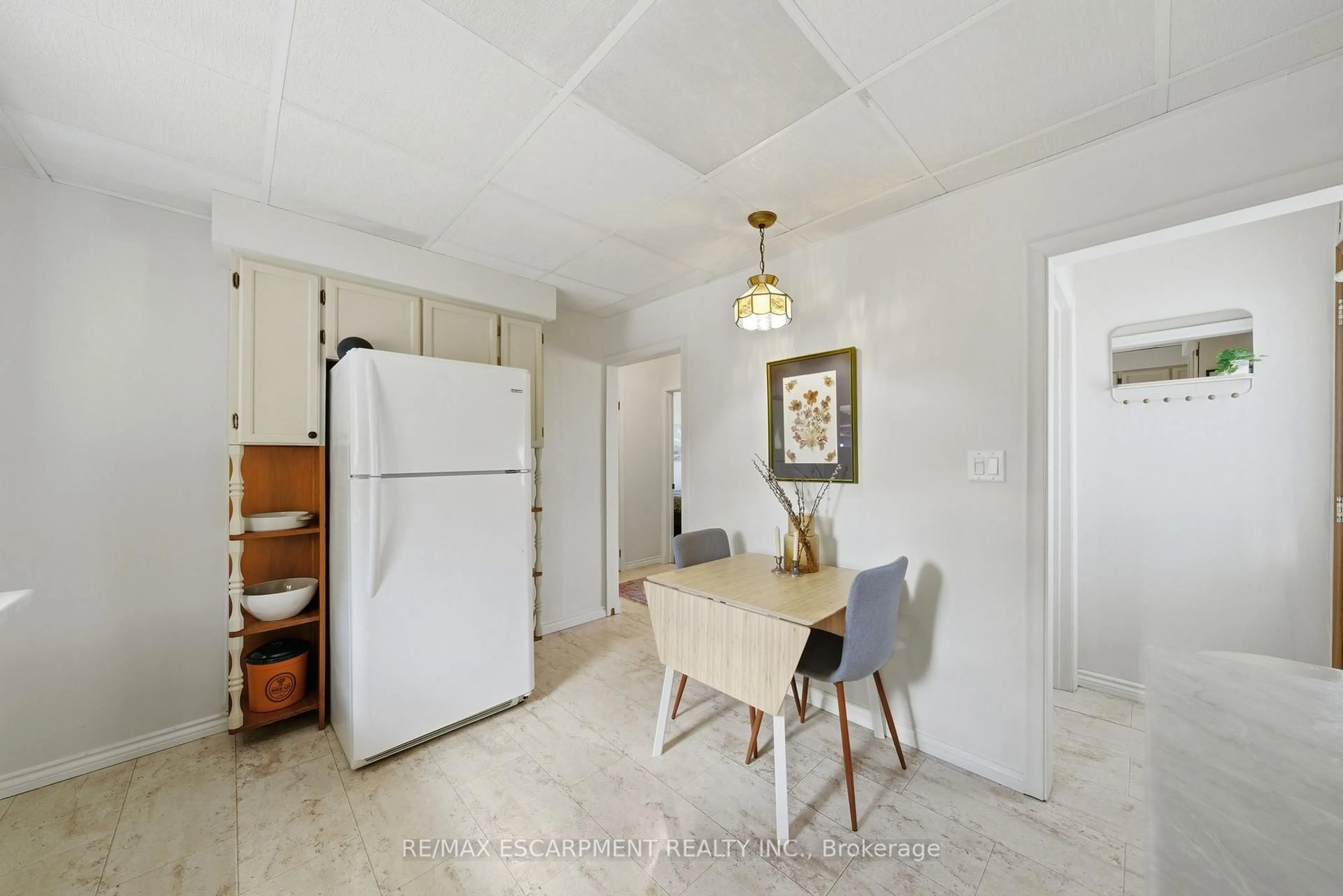 Unknown for 752 Ninth Ave, Hamilton Ontario L8T 2A6