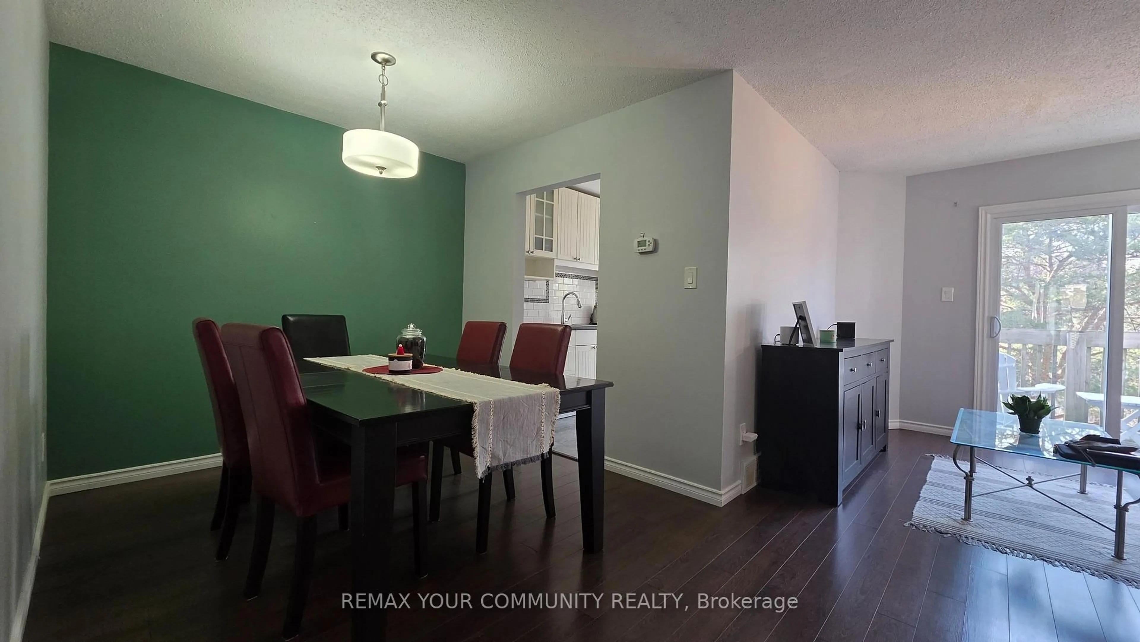 Dining room, wood/laminate floor for 210 Highland Cres #19, Kitchener Ontario N2M 5H7