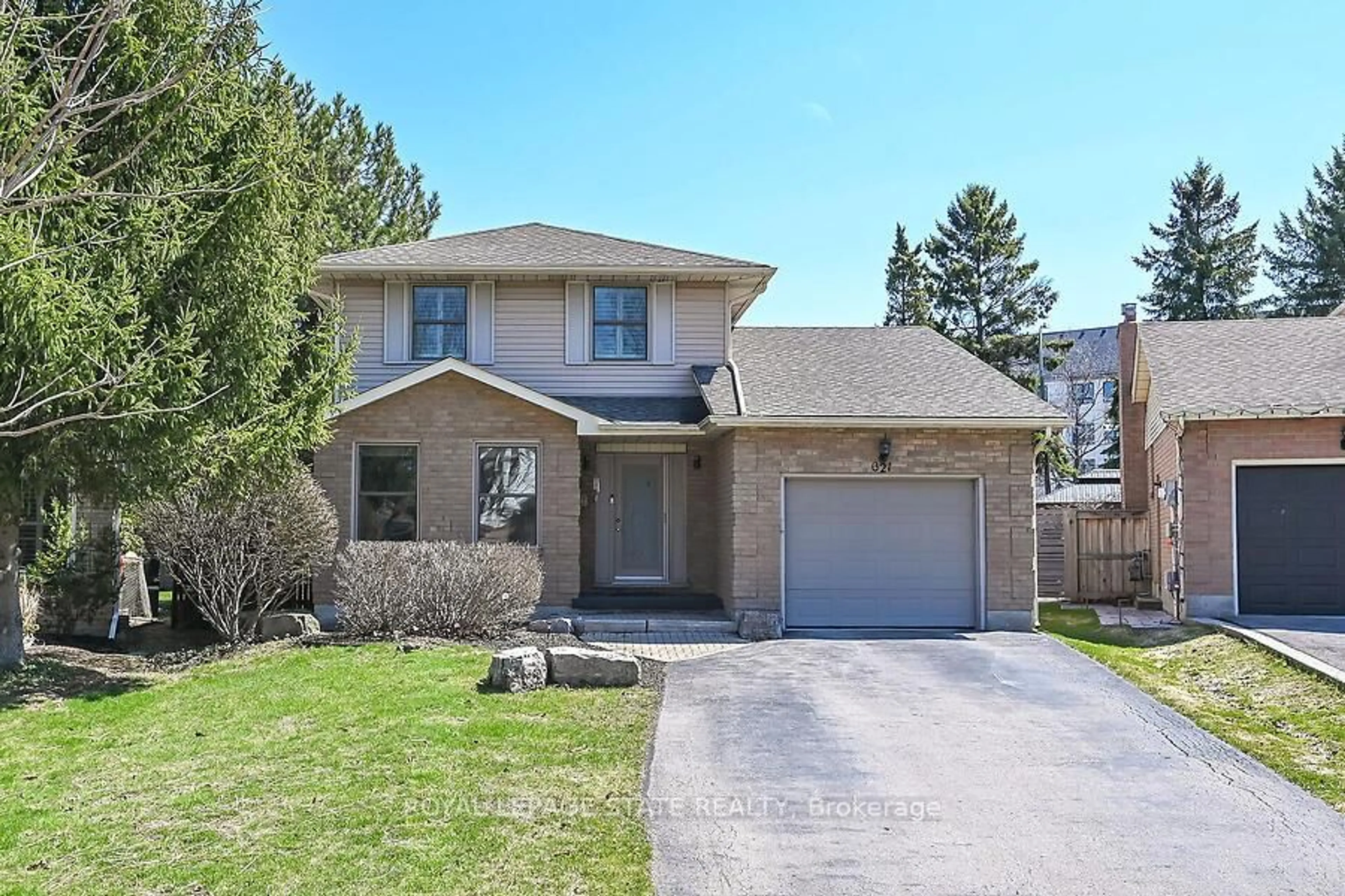 Home with brick exterior material, street for 621 Tomahawk Cres, Hamilton Ontario L9G 3T4