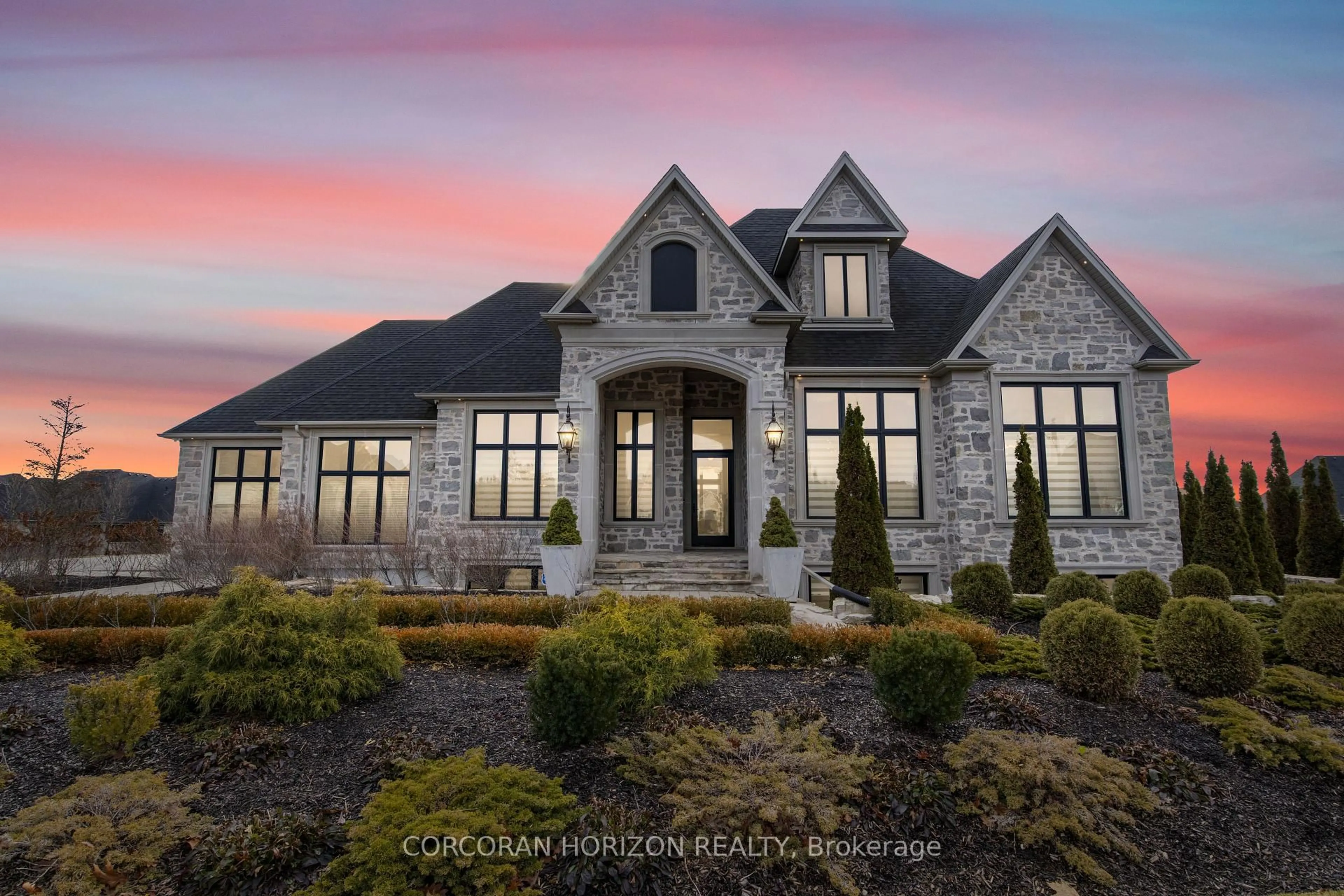 Home with brick exterior material, mountain view for 31 Reid Crt, Puslinch Ontario N0B 2J0