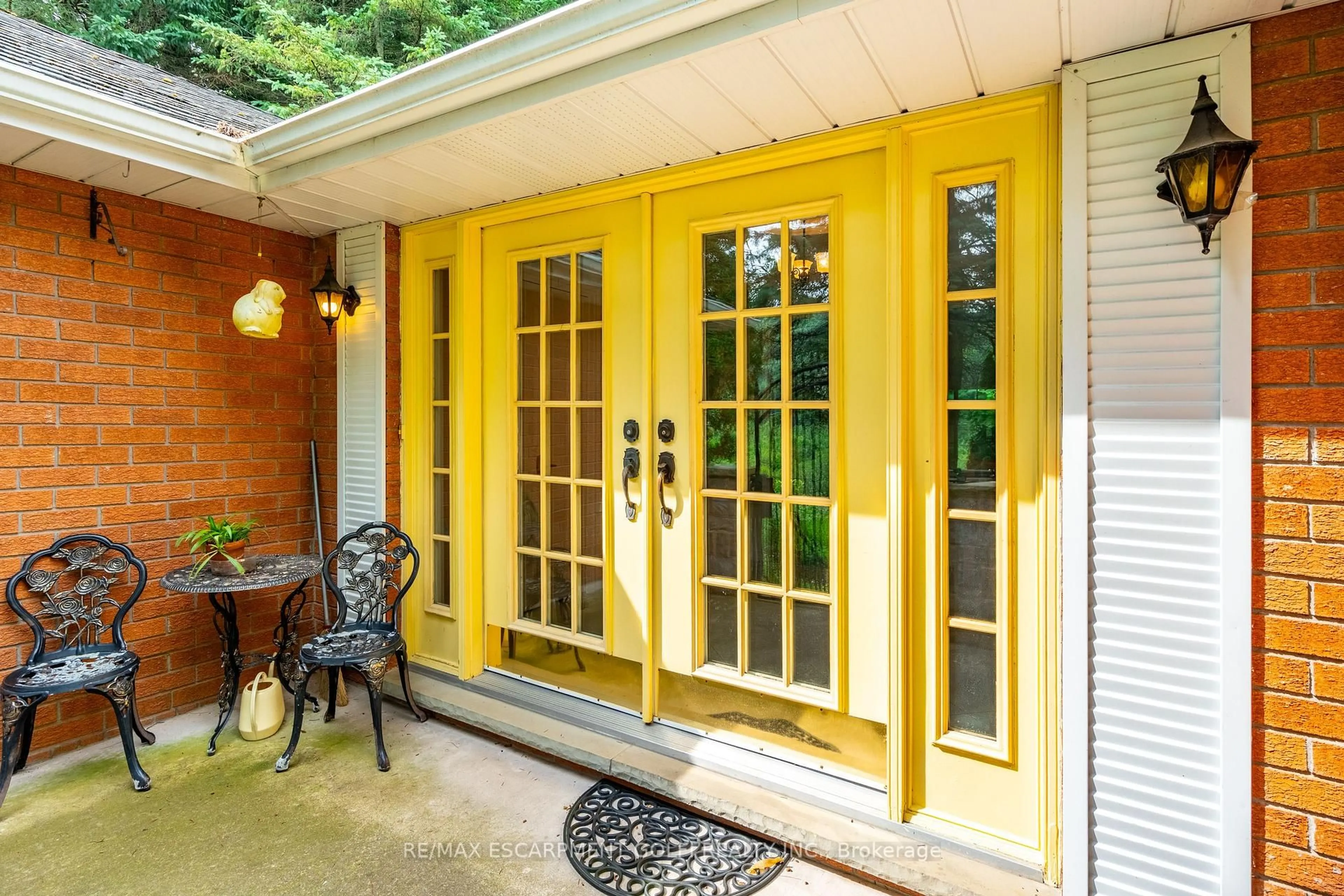 Patio, street for 2083 HOLLOW Rd, Thorold Ontario L0S 1E6