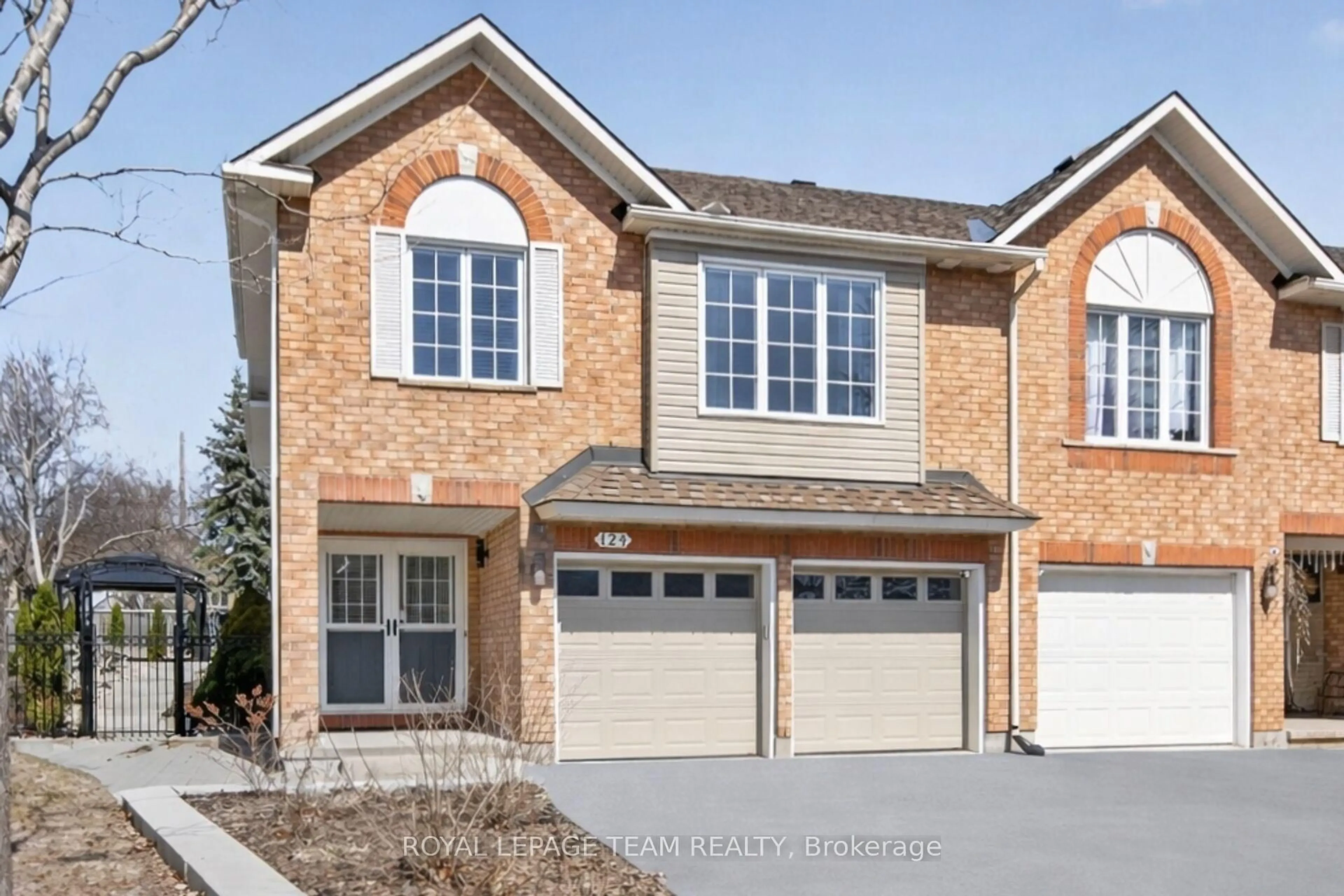 Home with brick exterior material, street for 124 Macassa Circ, Ottawa Ontario K2T 1J9