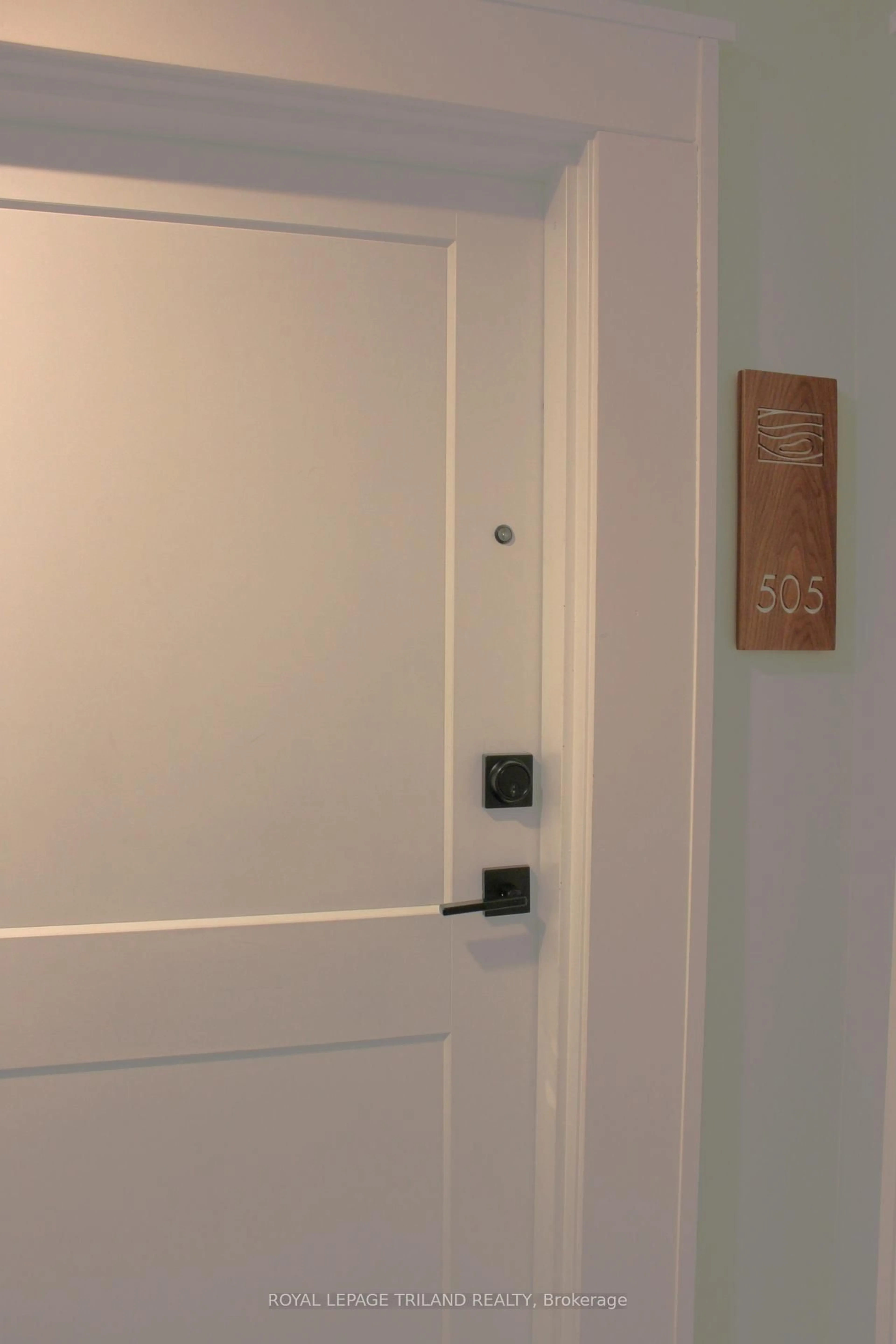 Unknown for 480 Callaway Rd #505, London North Ontario N6G 0Z3