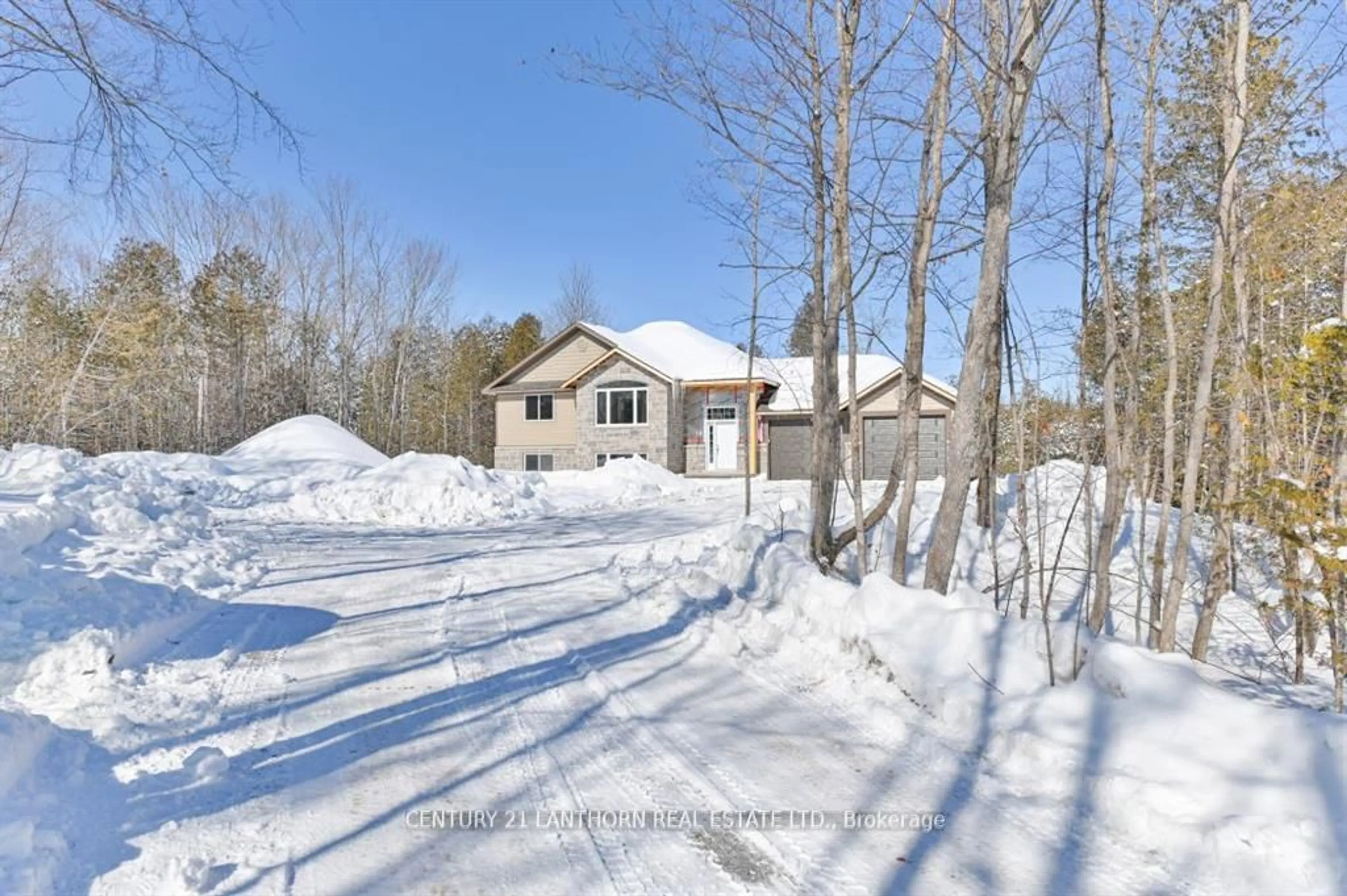 A pic from outside/outdoor area/front of a property/back of a property/a pic from drone, street for 1039 Crookston Rd, Madoc Ontario K0K 2K0