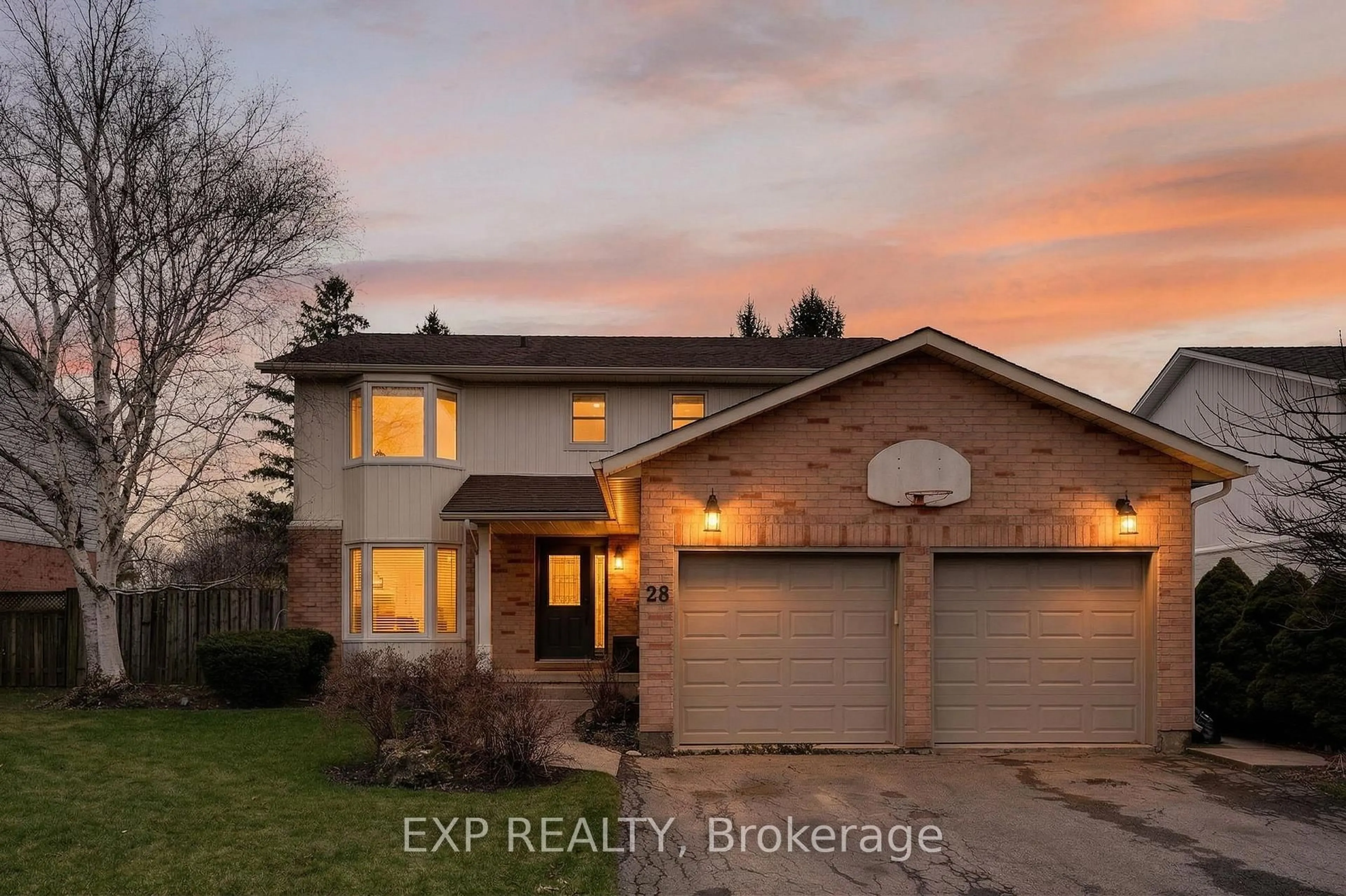 Home with brick exterior material, street for 28 Northwood Dr, Welland Ontario L3C 6R6