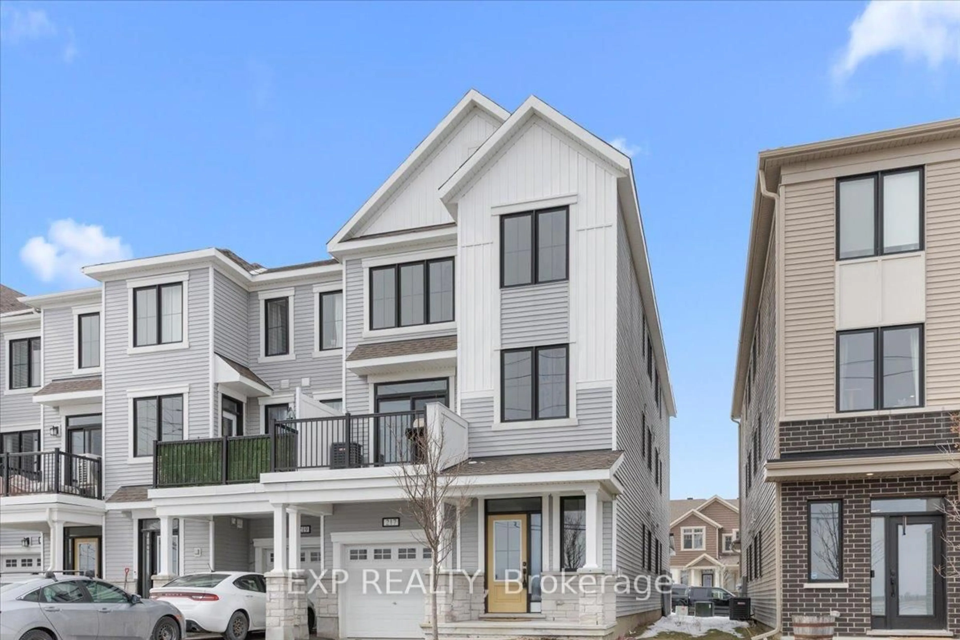 Home with vinyl exterior material, street for 217 Hibernian Walk, Ottawa Ontario K2V 0R6