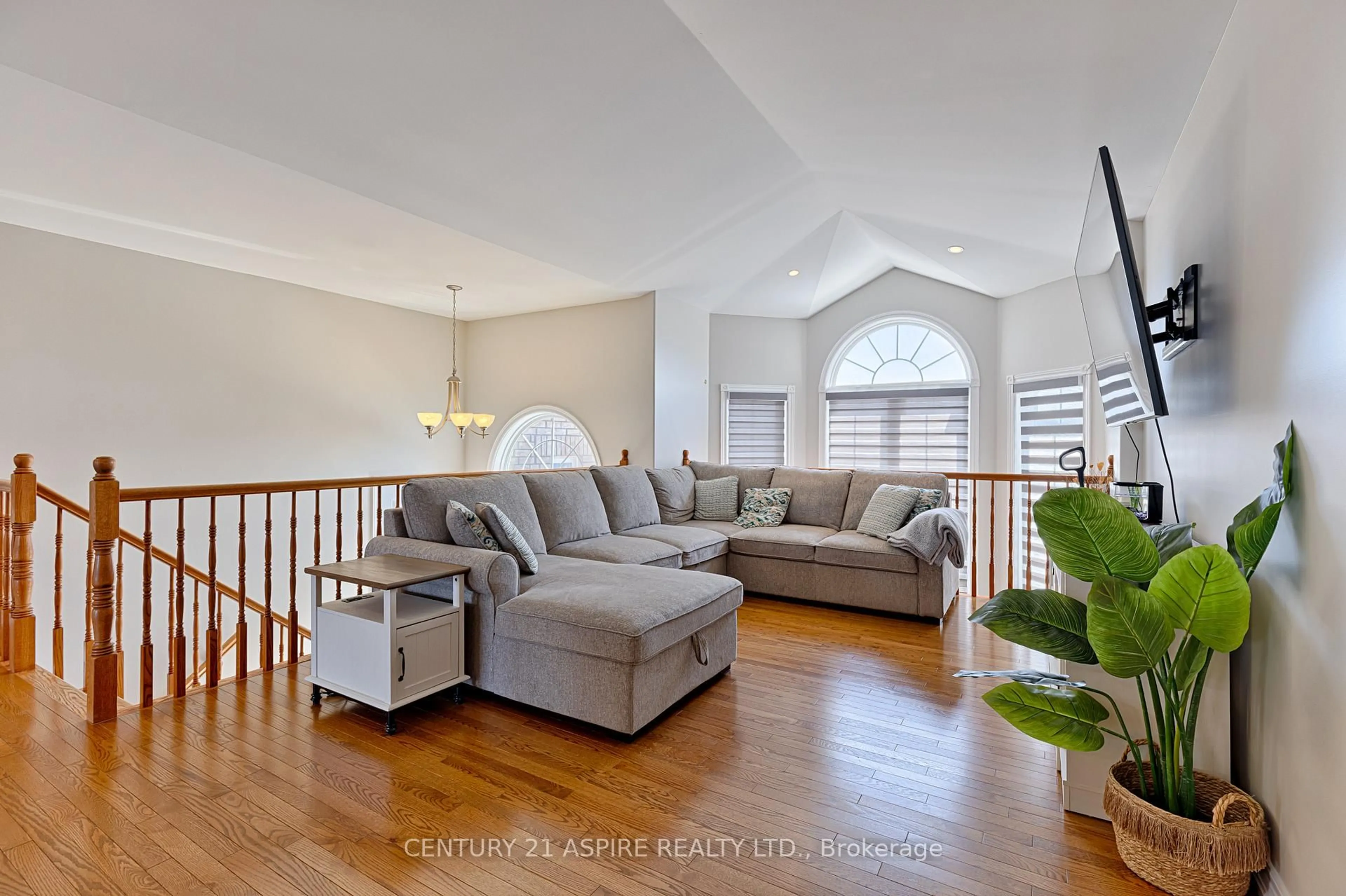 Living room with furniture, unknown for 1030 Limestone Tr, Petawawa Ontario K8H 0A5