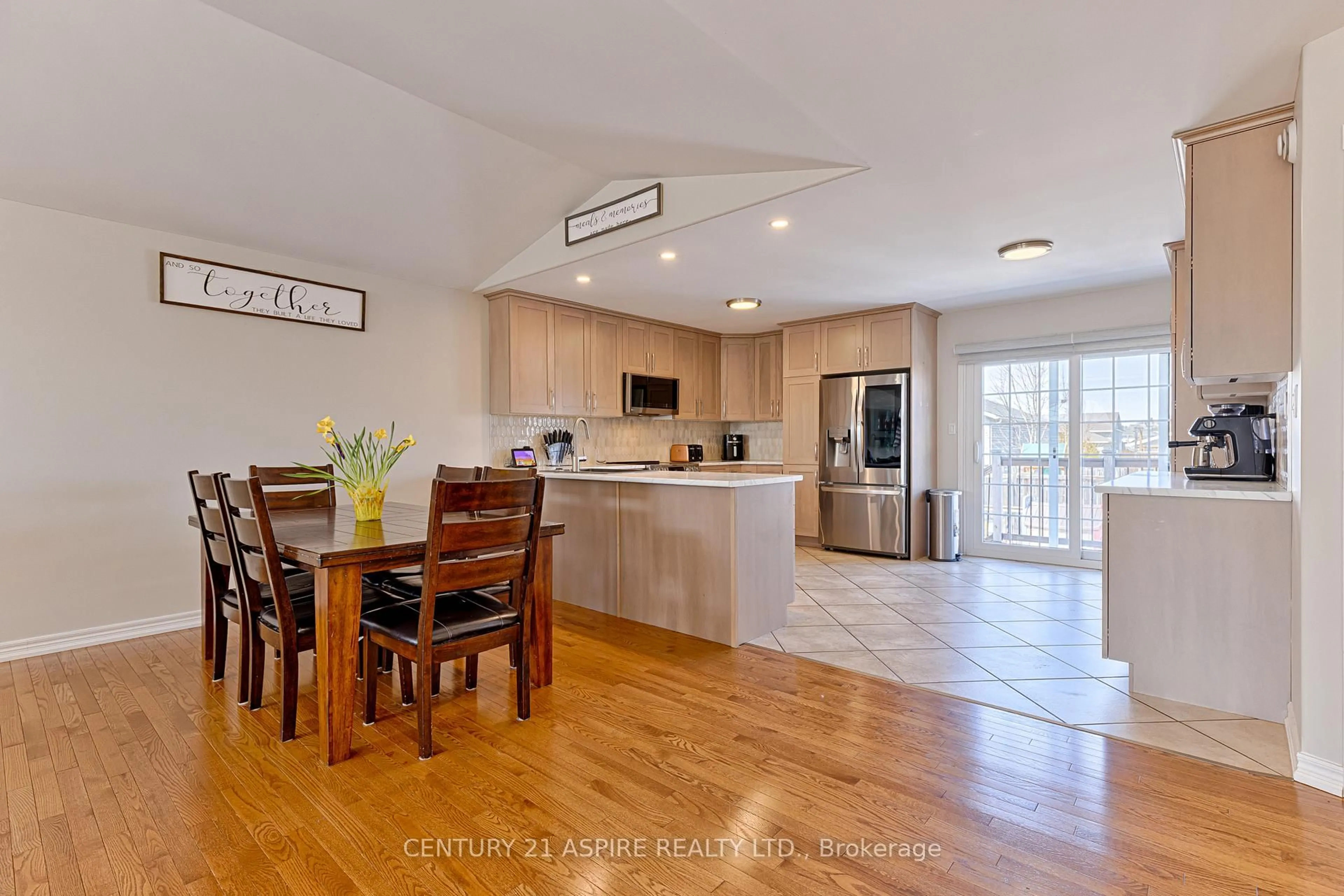 Open concept kitchen, unknown for 1030 Limestone Tr, Petawawa Ontario K8H 0A5