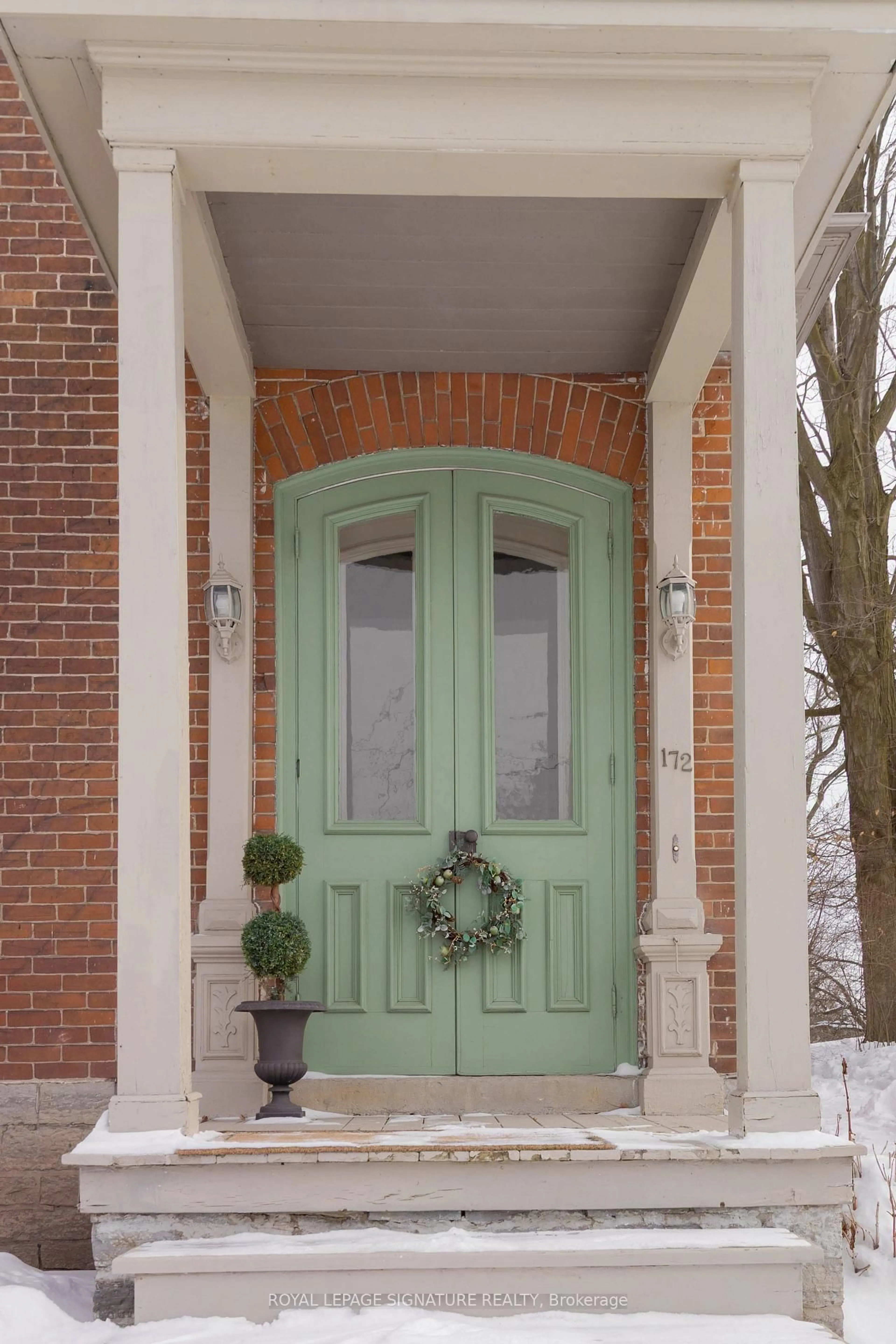 Indoor entryway for 172 Dundas St, Greater Napanee Ontario K7R 2A4