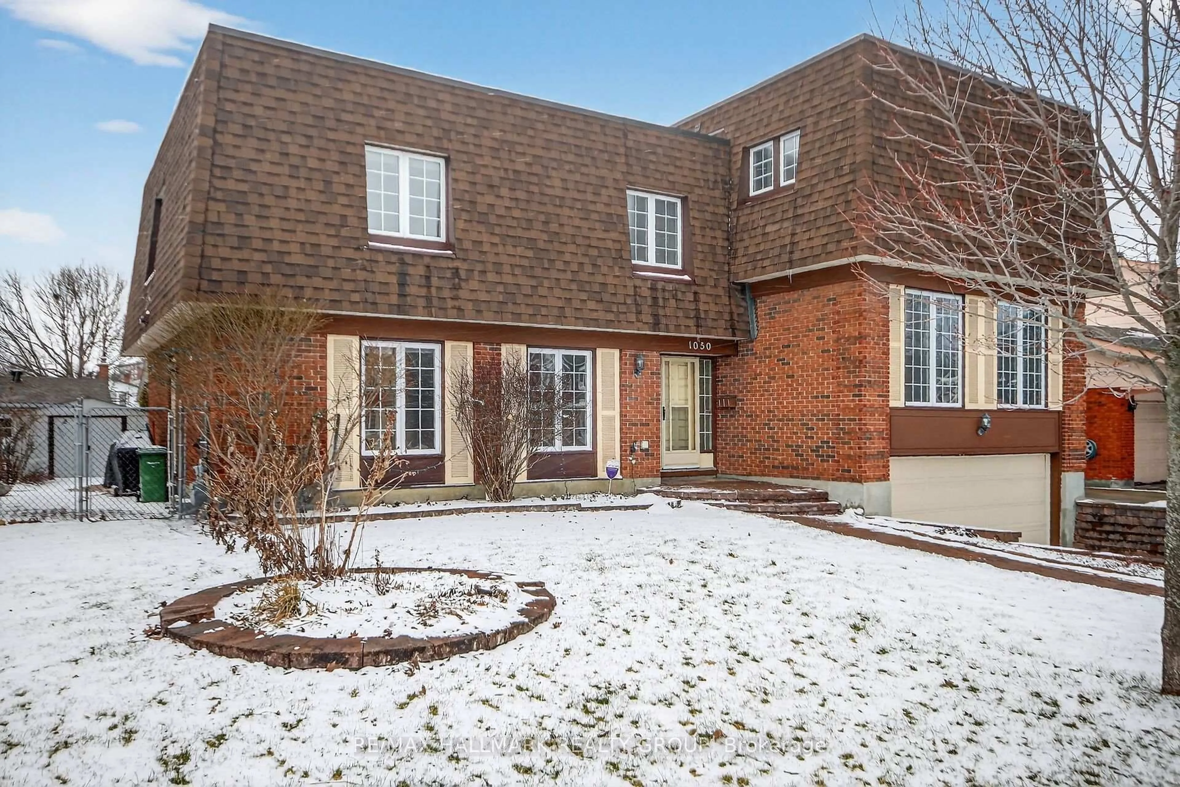 Home with brick exterior material, street for 1050 Plante Dr, Ottawa Ontario K1V 9E6