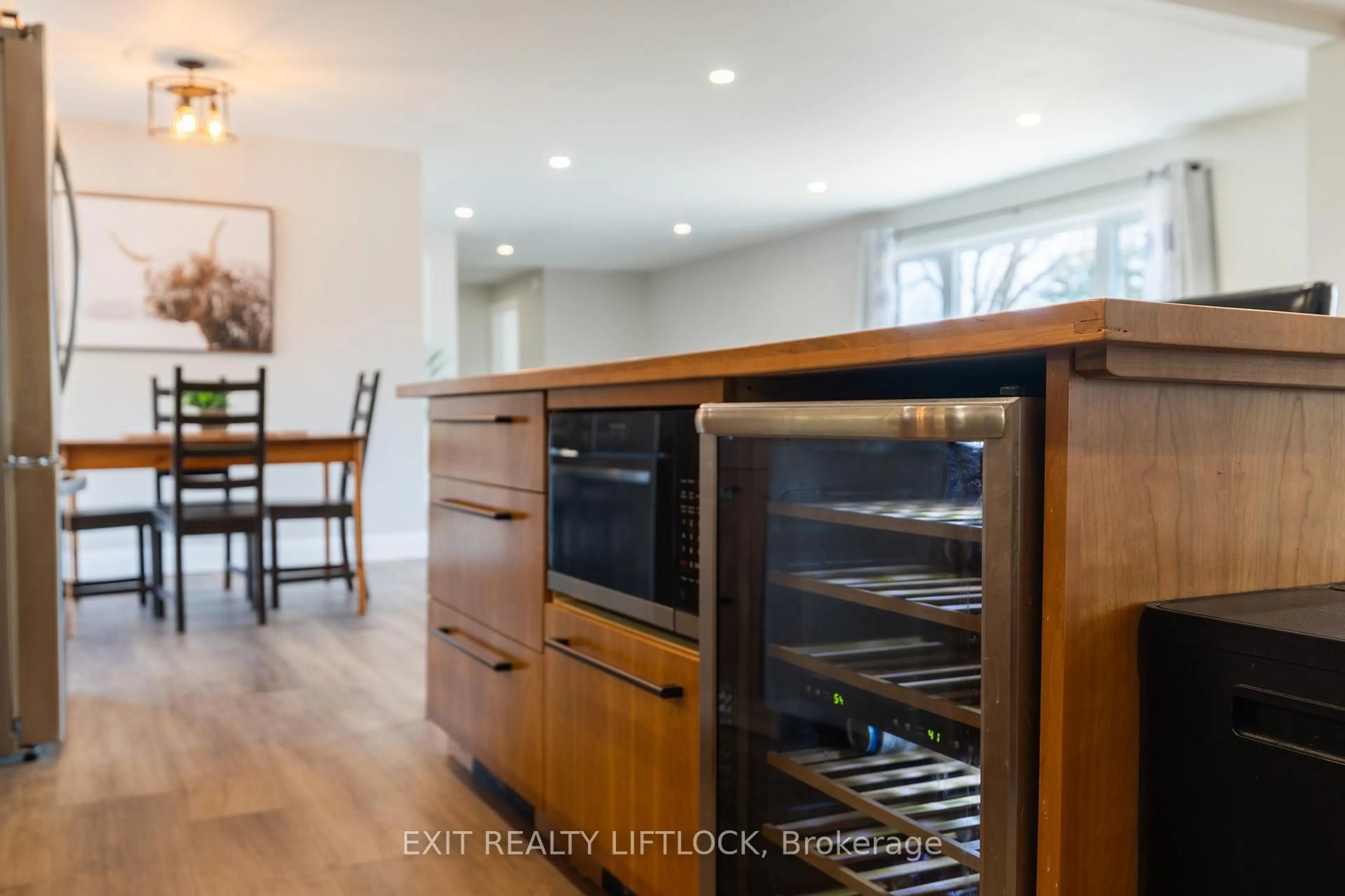 Contemporary kitchen, wood/laminate floor for 4 County Road 4, Douro-Dummer Ontario K9L 1B9