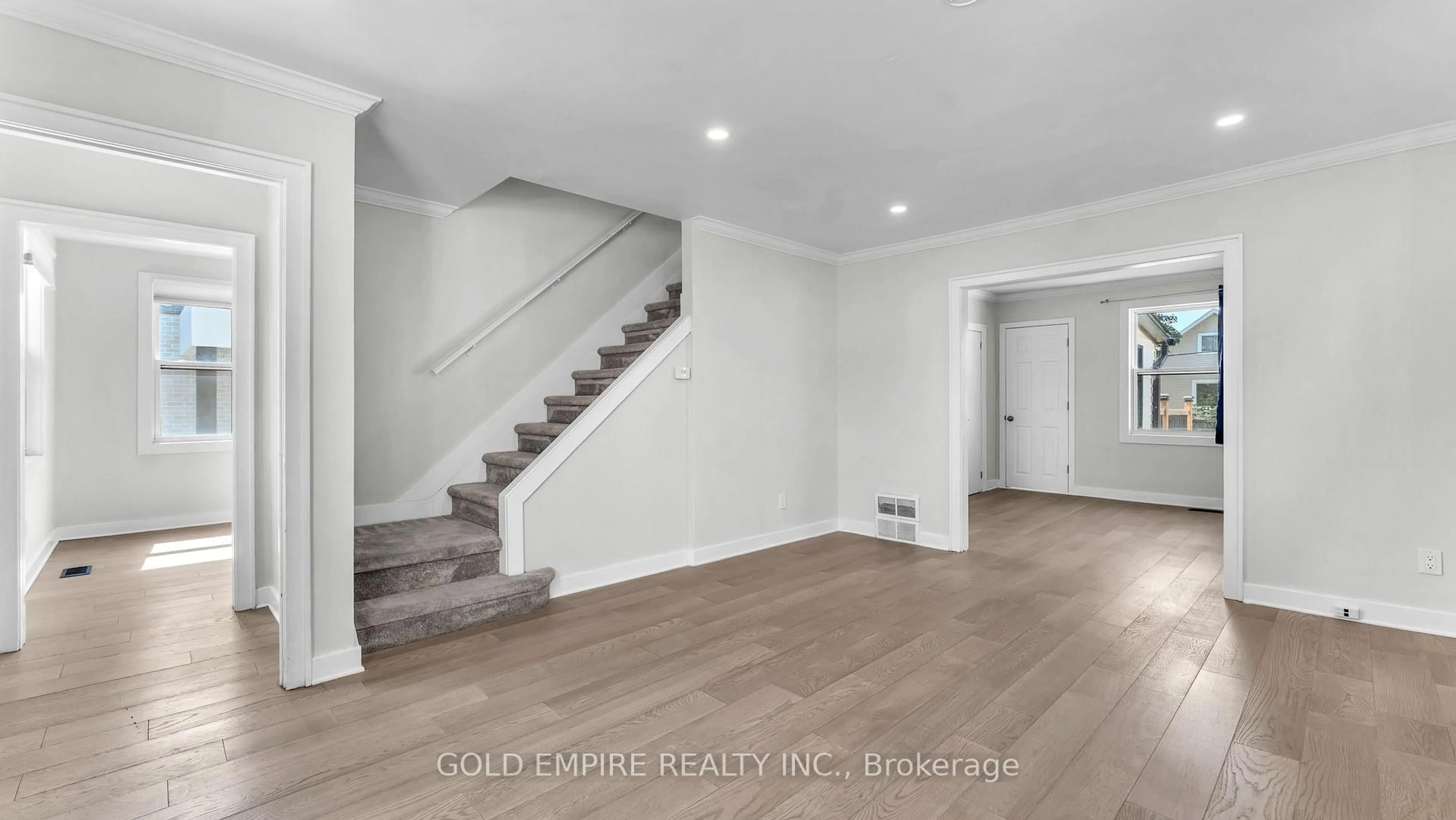 Indoor entryway for 429 Saul St, London East Ontario N5W 4T4