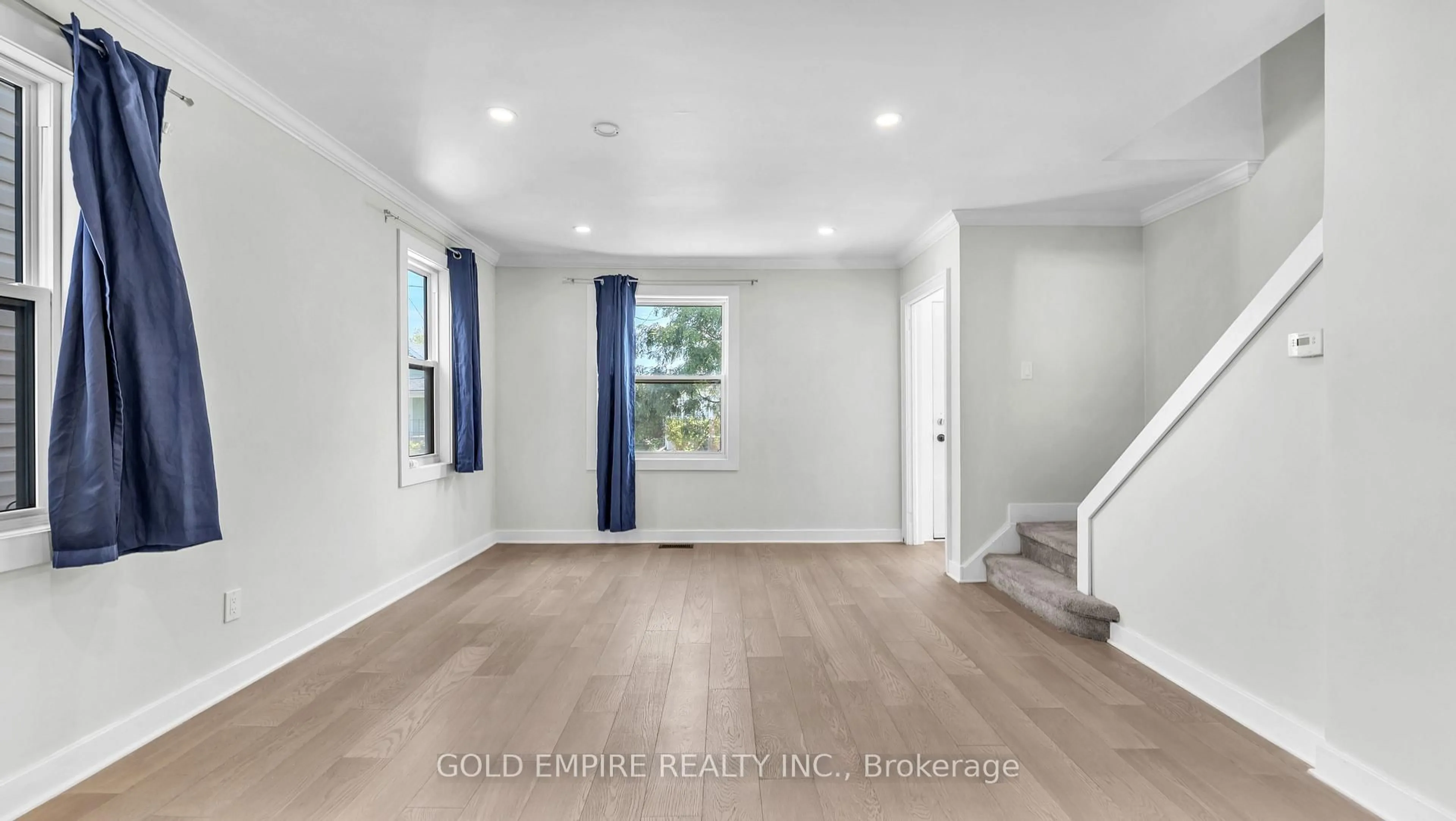 Indoor entryway for 429 Saul St, London East Ontario N5W 4T4