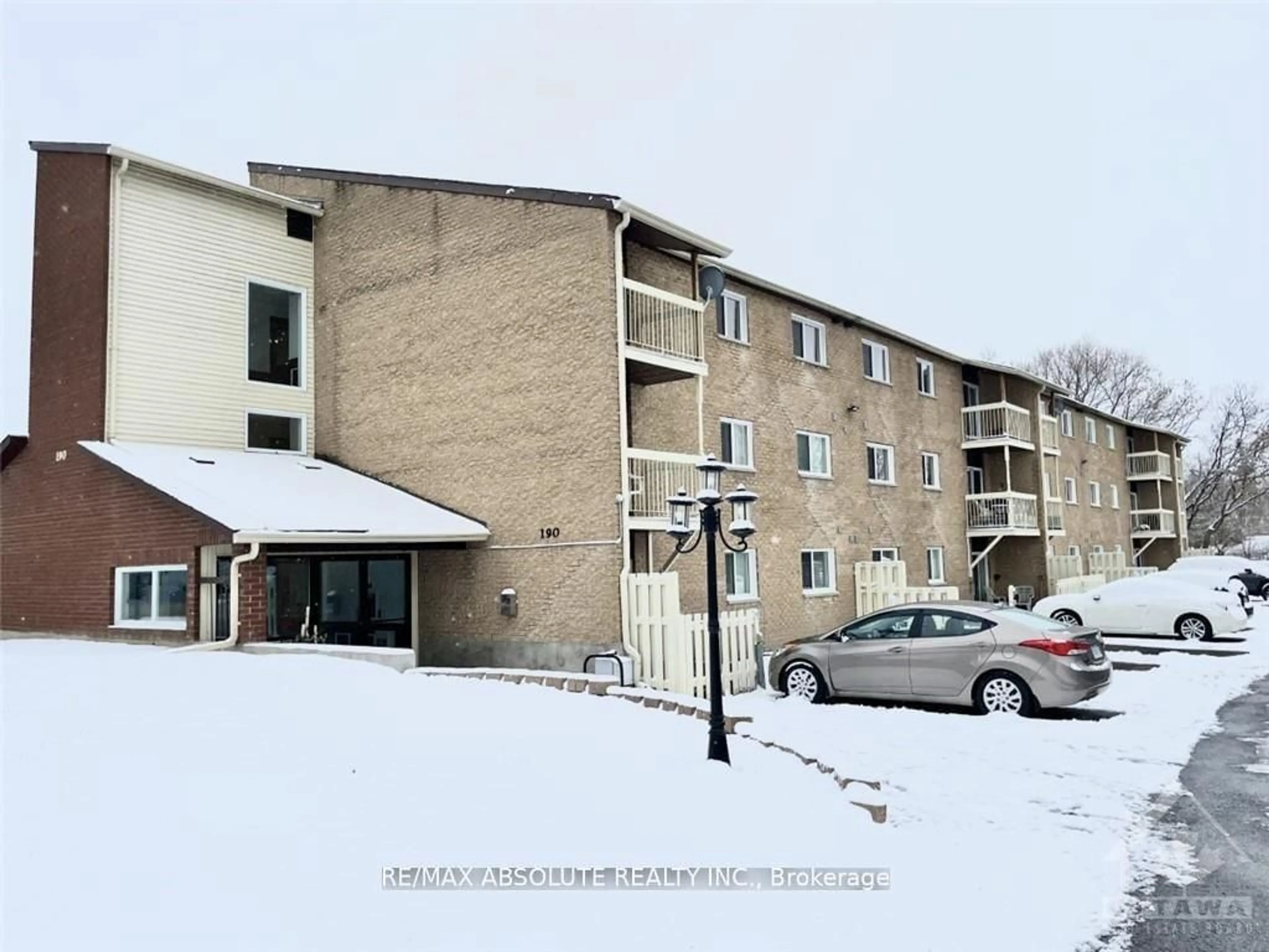 A pic from outside/outdoor area/front of a property/back of a property/a pic from drone, building for 190 Elgin St #203, Arnprior Ontario K7S 1P1