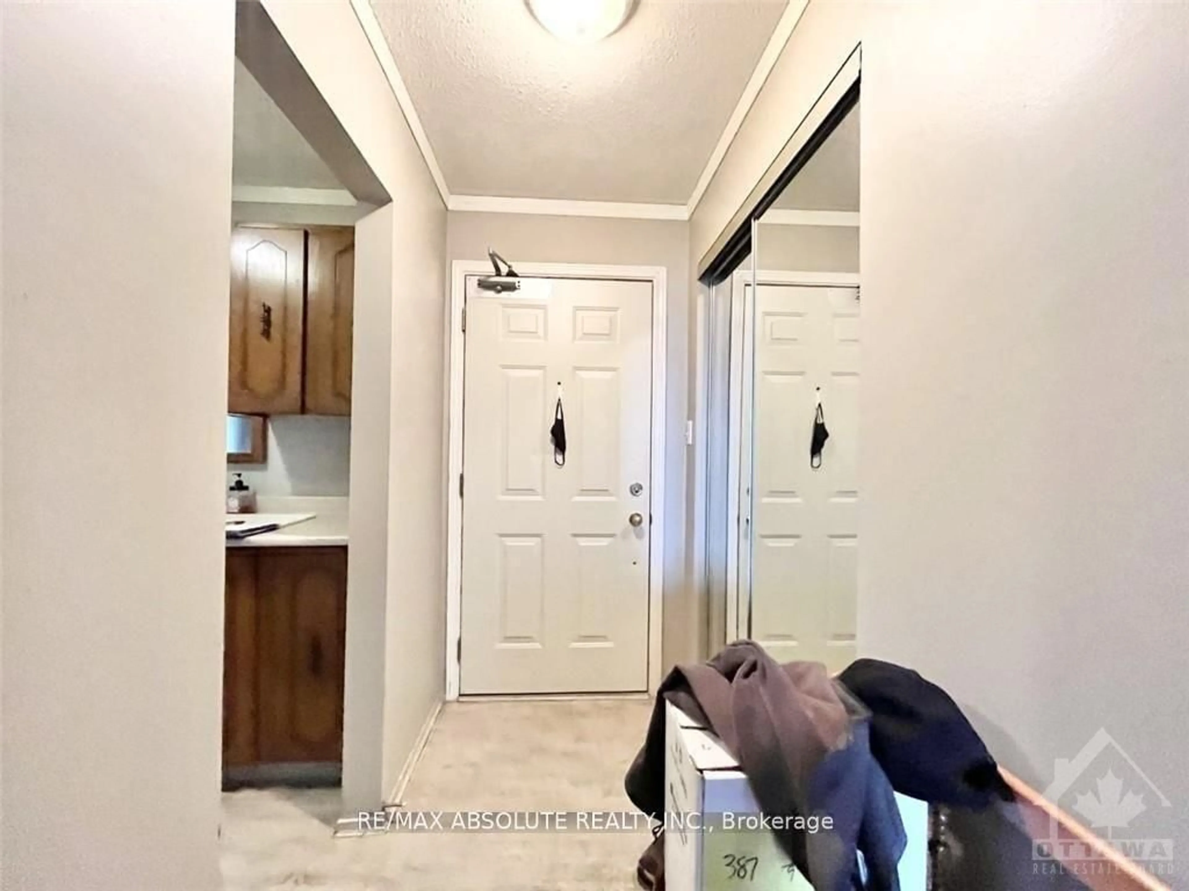 Indoor entryway for 190 Elgin St #203, Arnprior Ontario K7S 1P1