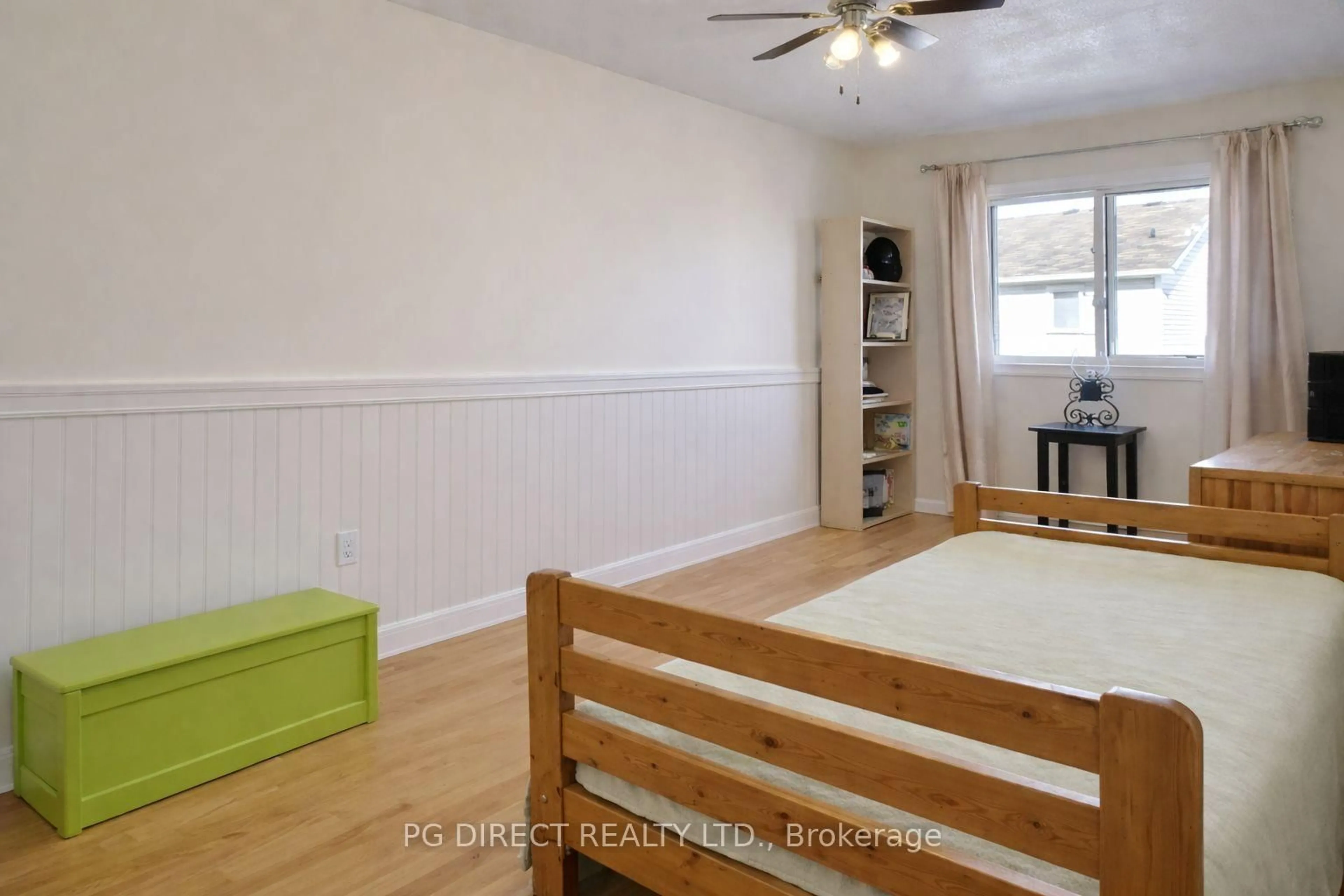 A pic of a room for 100 Foxglove Cres, Kitchener Ontario N2E 3Y9