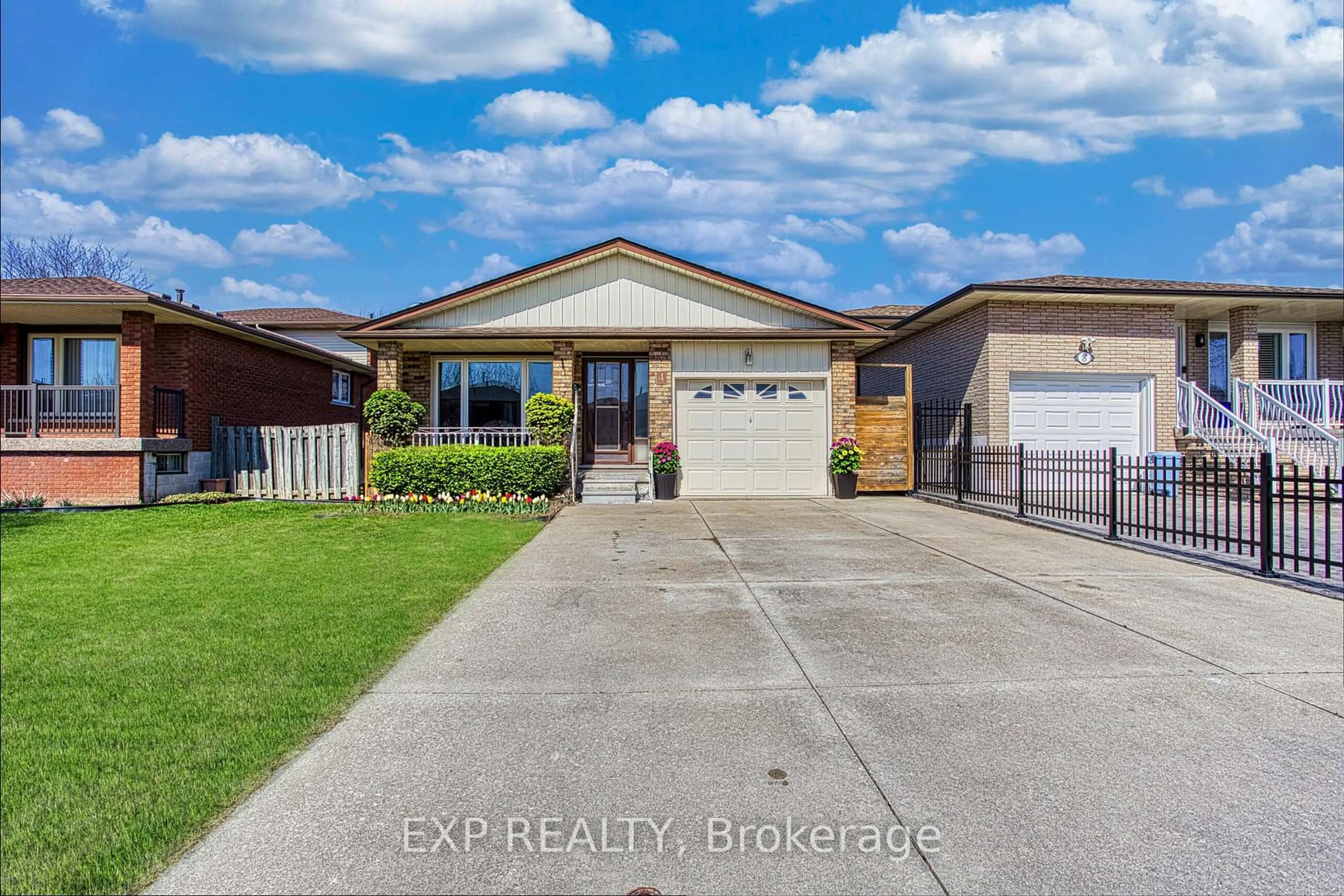 A pic from outside/outdoor area/front of a property/back of a property/a pic from drone, street for 4 Colgate Crt, Hamilton Ontario L9C 6Z6