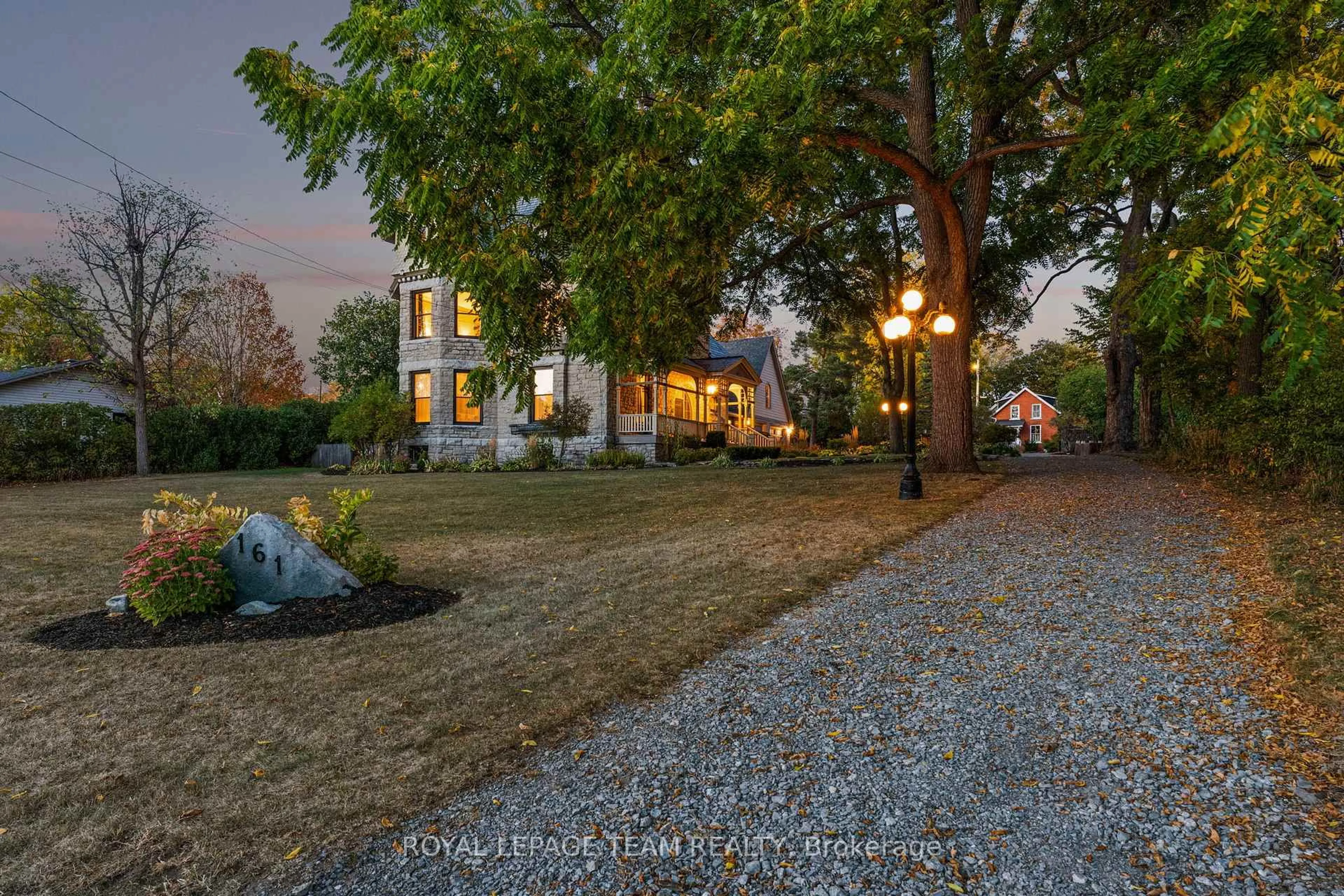 A pic from outside/outdoor area/front of a property/back of a property/a pic from drone, street for 161 Union St, Almonte Ontario K0A 1A0