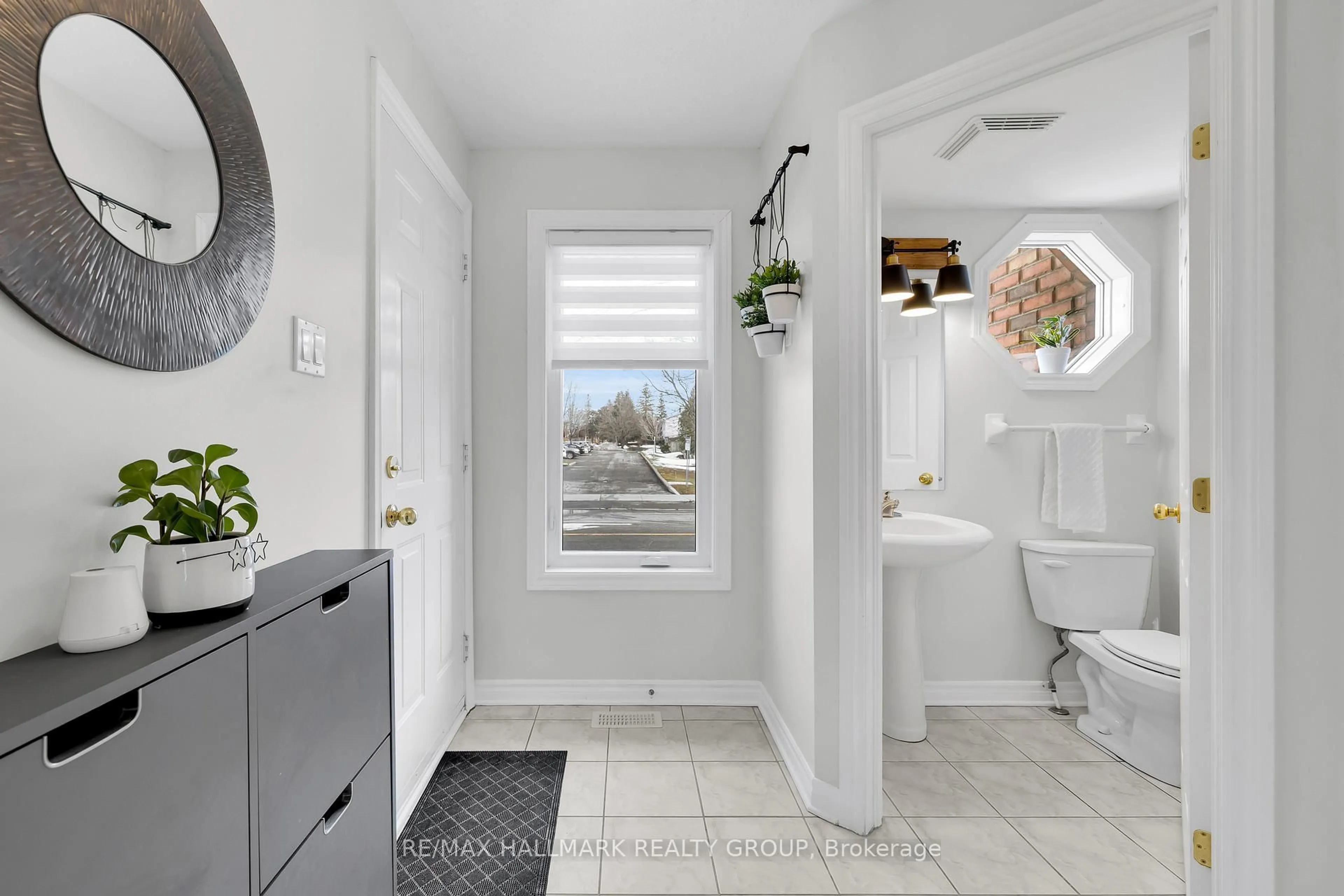 Contemporary bathroom, ceramic/tile floor for 1344 Guthrie St, Ottawa Ontario K2H 1G8