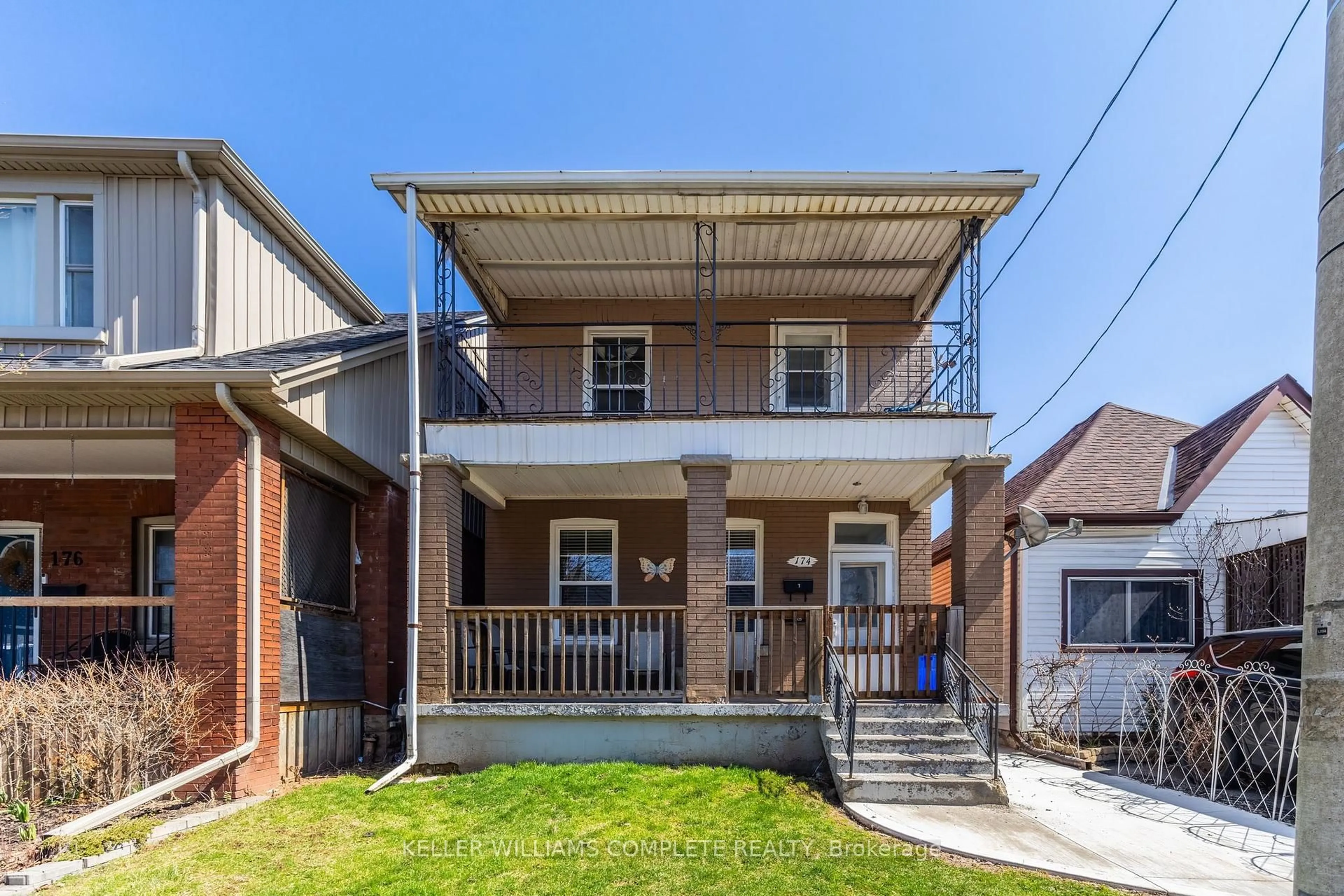 Home with brick exterior material, street for 174 Rosslyn Ave, Hamilton Ontario L8L 7P7