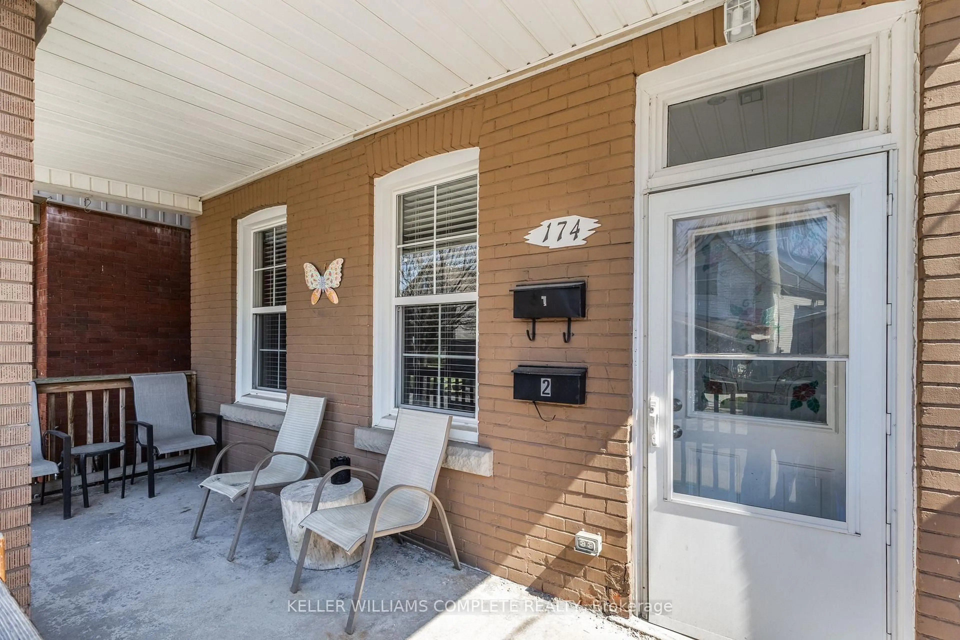 Patio, street for 174 Rosslyn Ave, Hamilton Ontario L8L 7P7