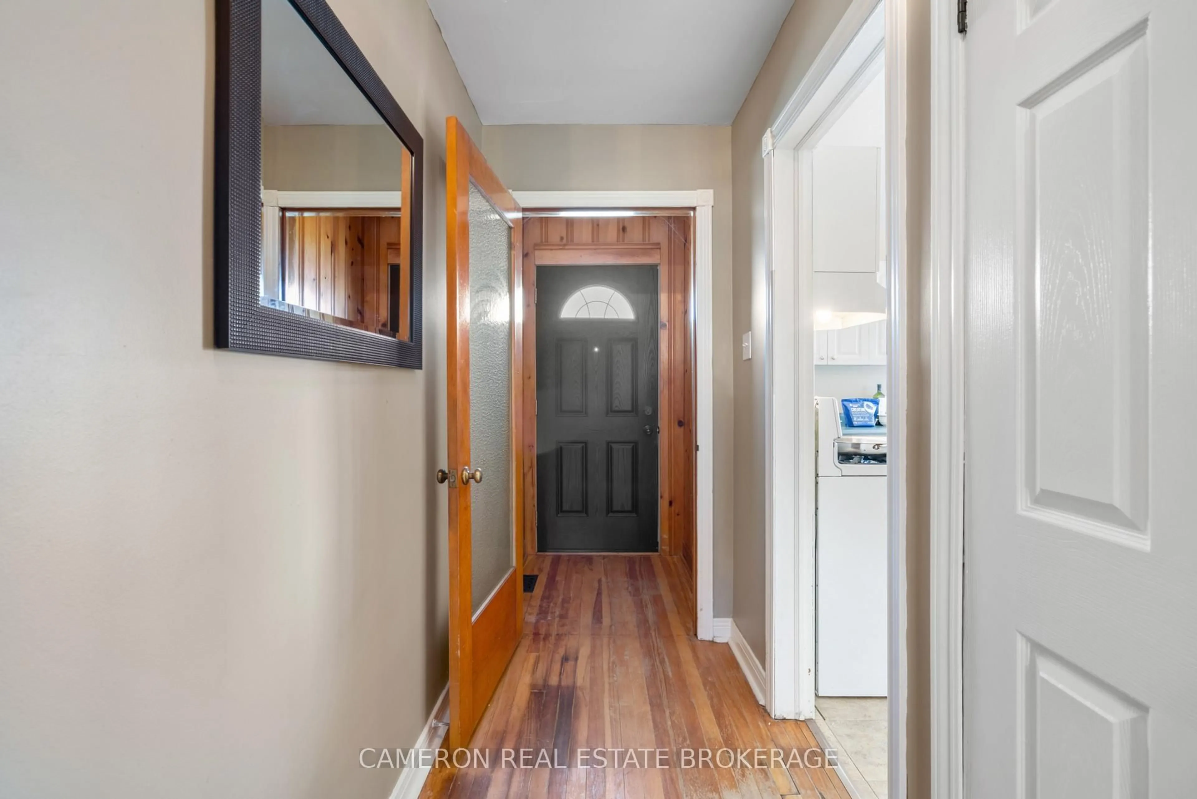 Indoor entryway for 310 Westmoreland Ave, Cornwall Ontario K6J 2G9