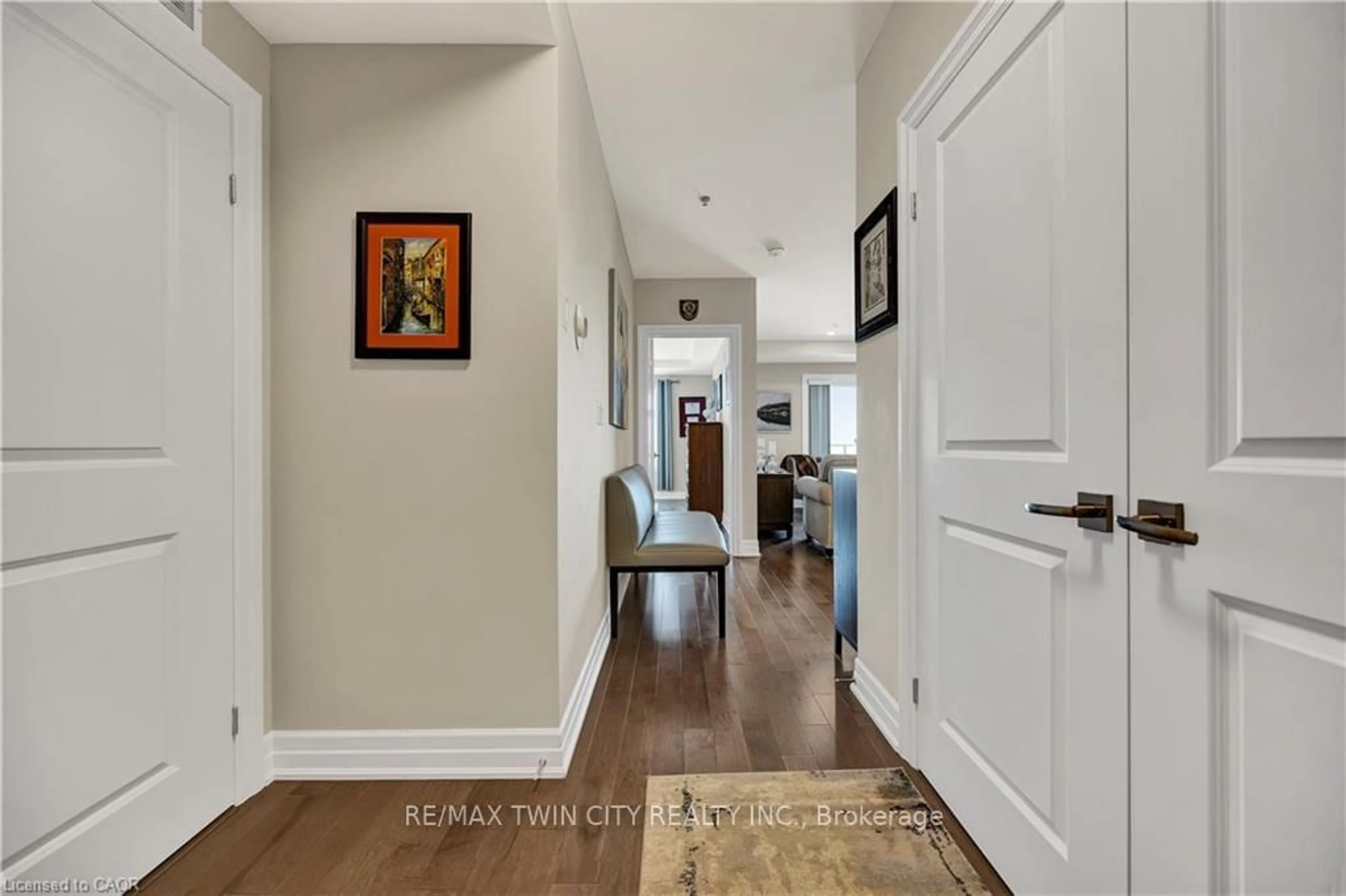 Indoor entryway for 249 Grey Silo Rd #405, Waterloo Ontario N2K 0G8