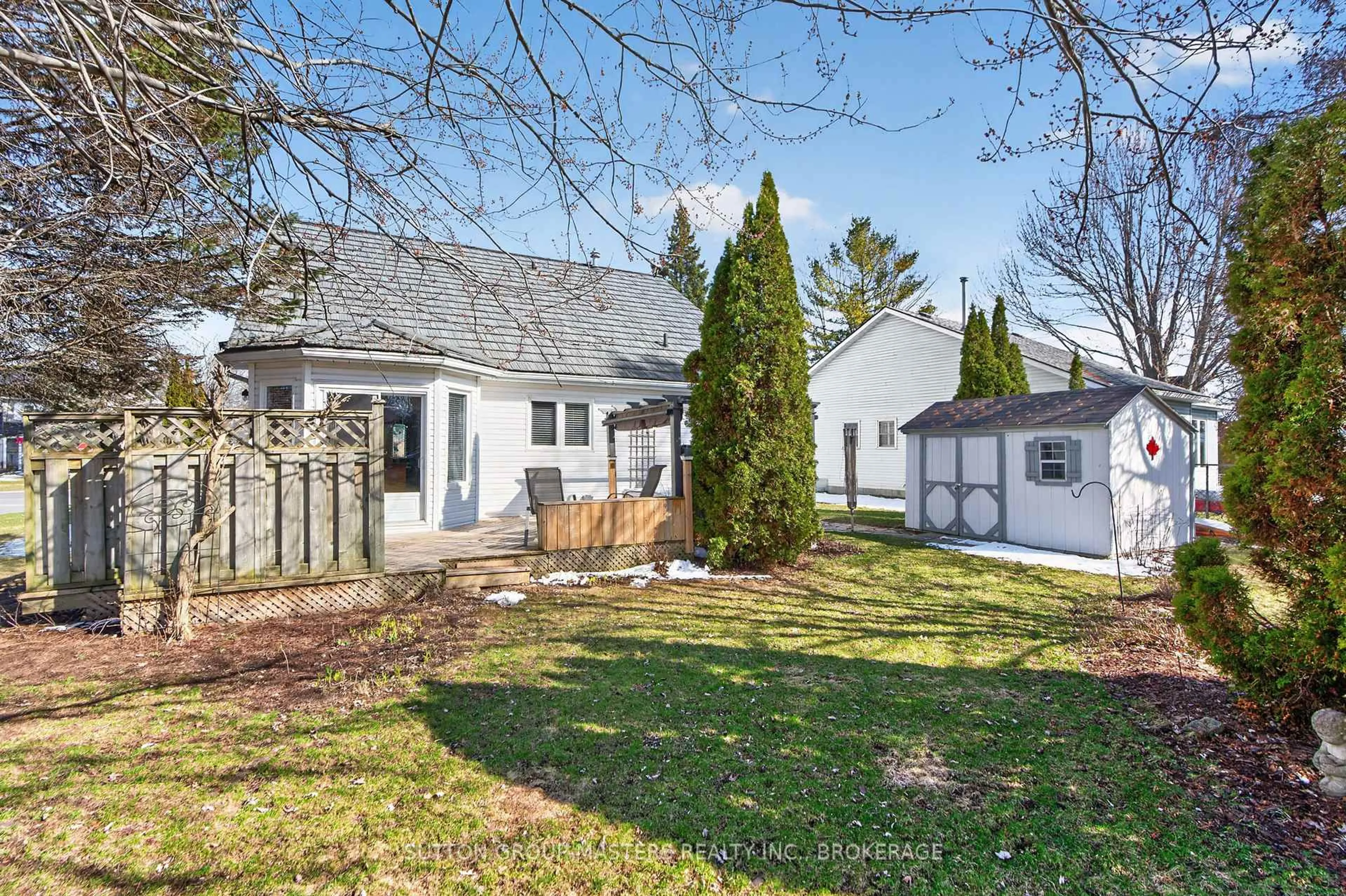 Unknown for 16 Country Club Dr, Bath Ontario K0H 1G0