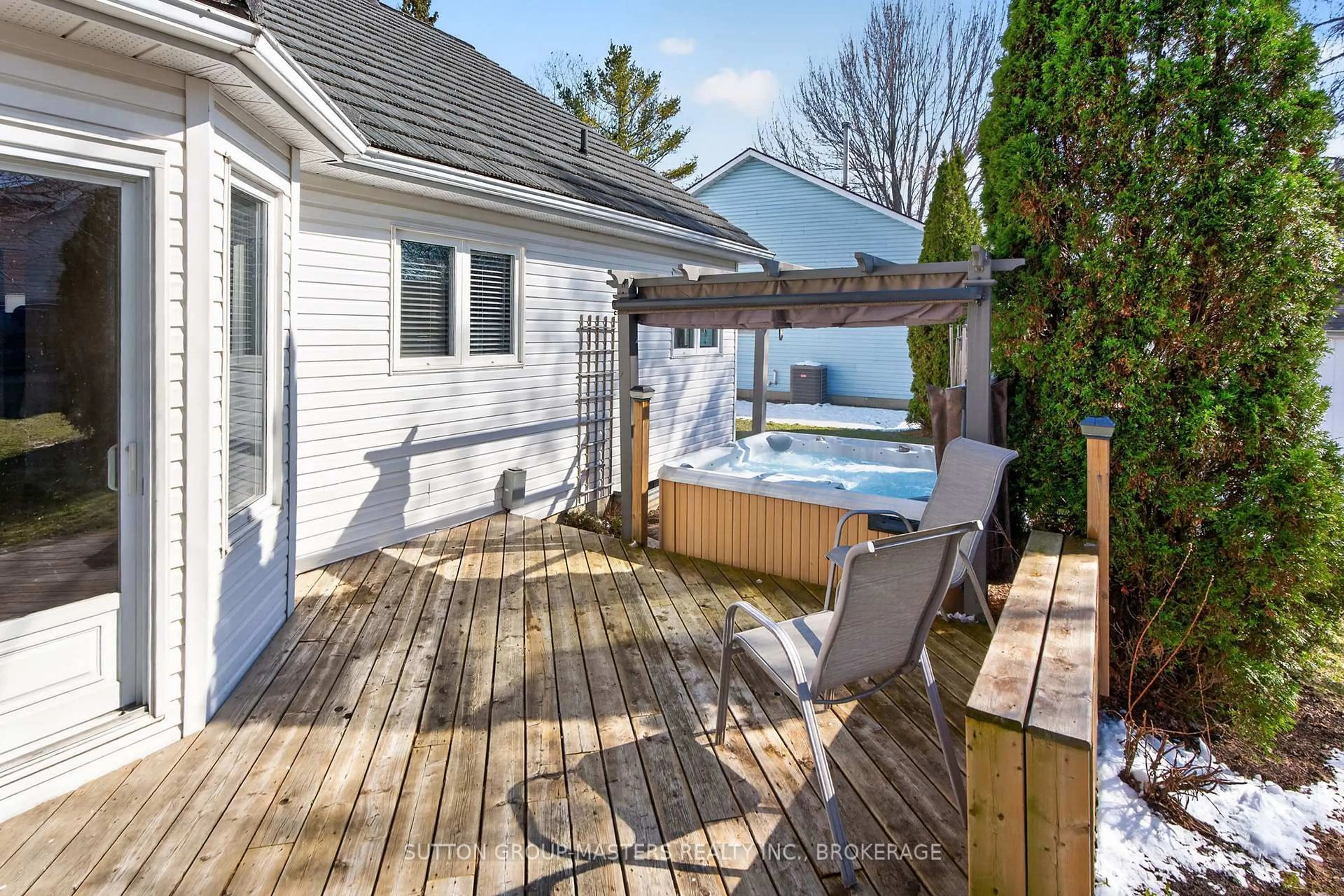 Patio, water/lake/river/ocean view for 16 Country Club Dr, Bath Ontario K0H 1G0