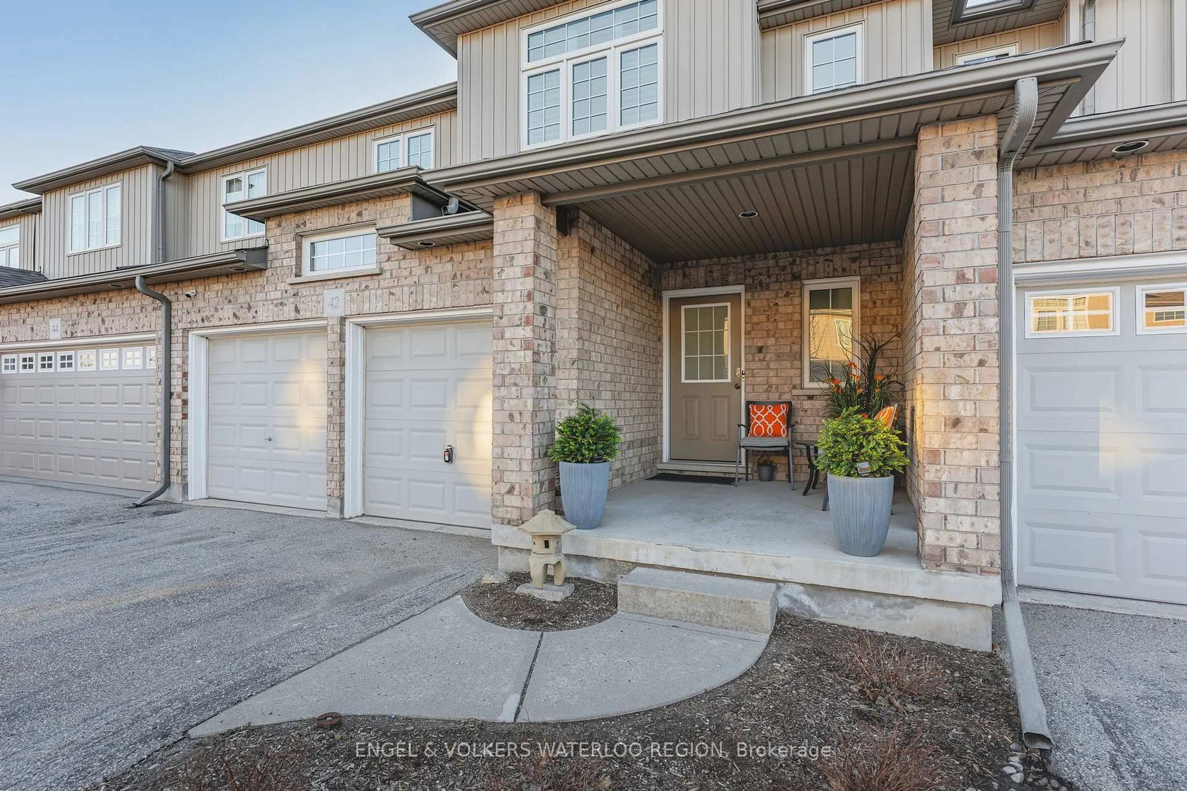 Unknown for 31 Townsend Dr #42, Waterloo Ontario N0B 1M0