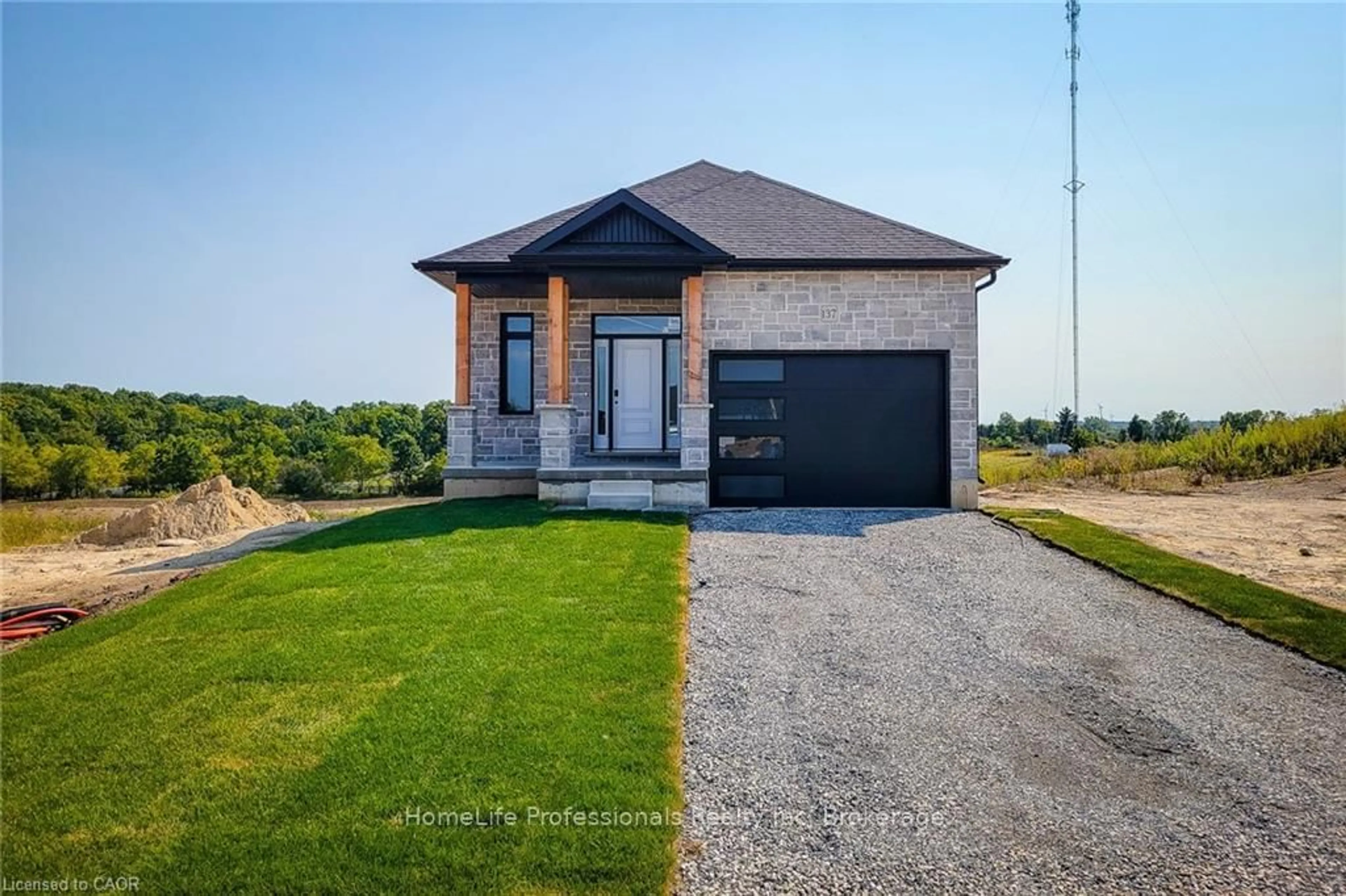 Home with brick exterior material, building for 137 PIKE CREEK Dr, Haldimand Ontario N0E 1E0