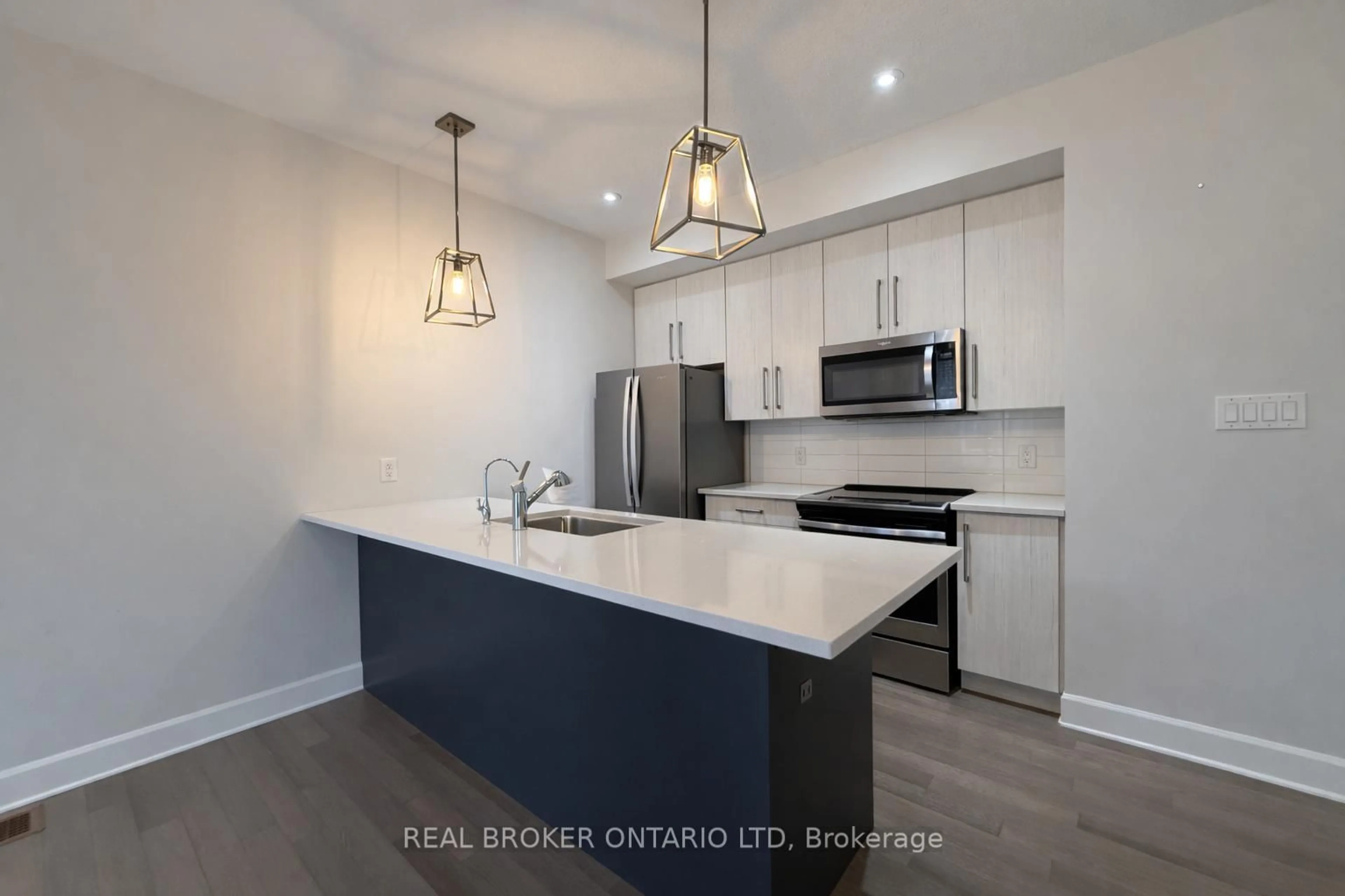 Open concept kitchen, unknown for 499 Sophia Cres #32, London North Ontario N6G 0X9